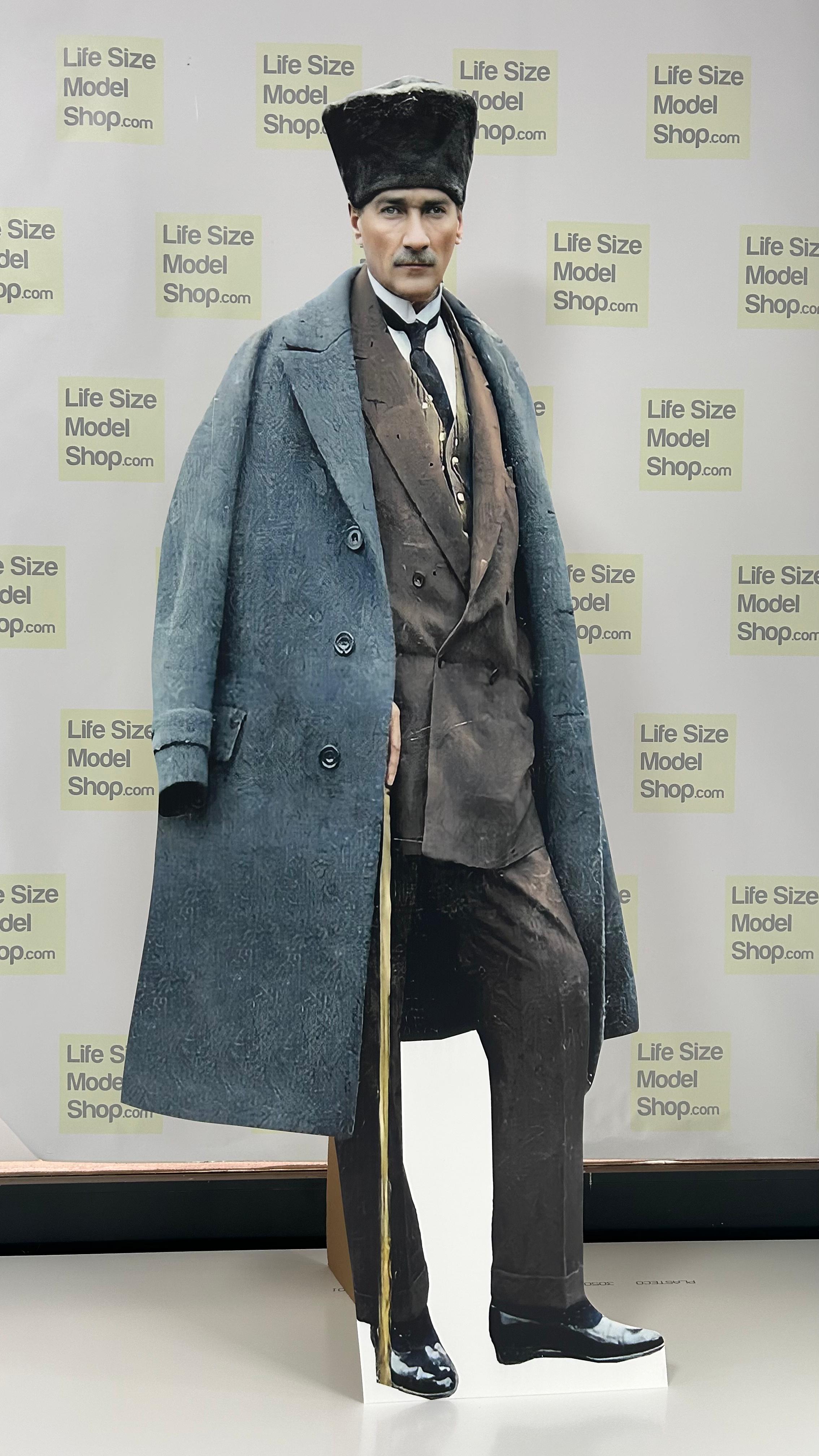 Renkli Paltolu Atatürk Maketi Yeni Model Tam Boy Atatürk Maketi 180 cm