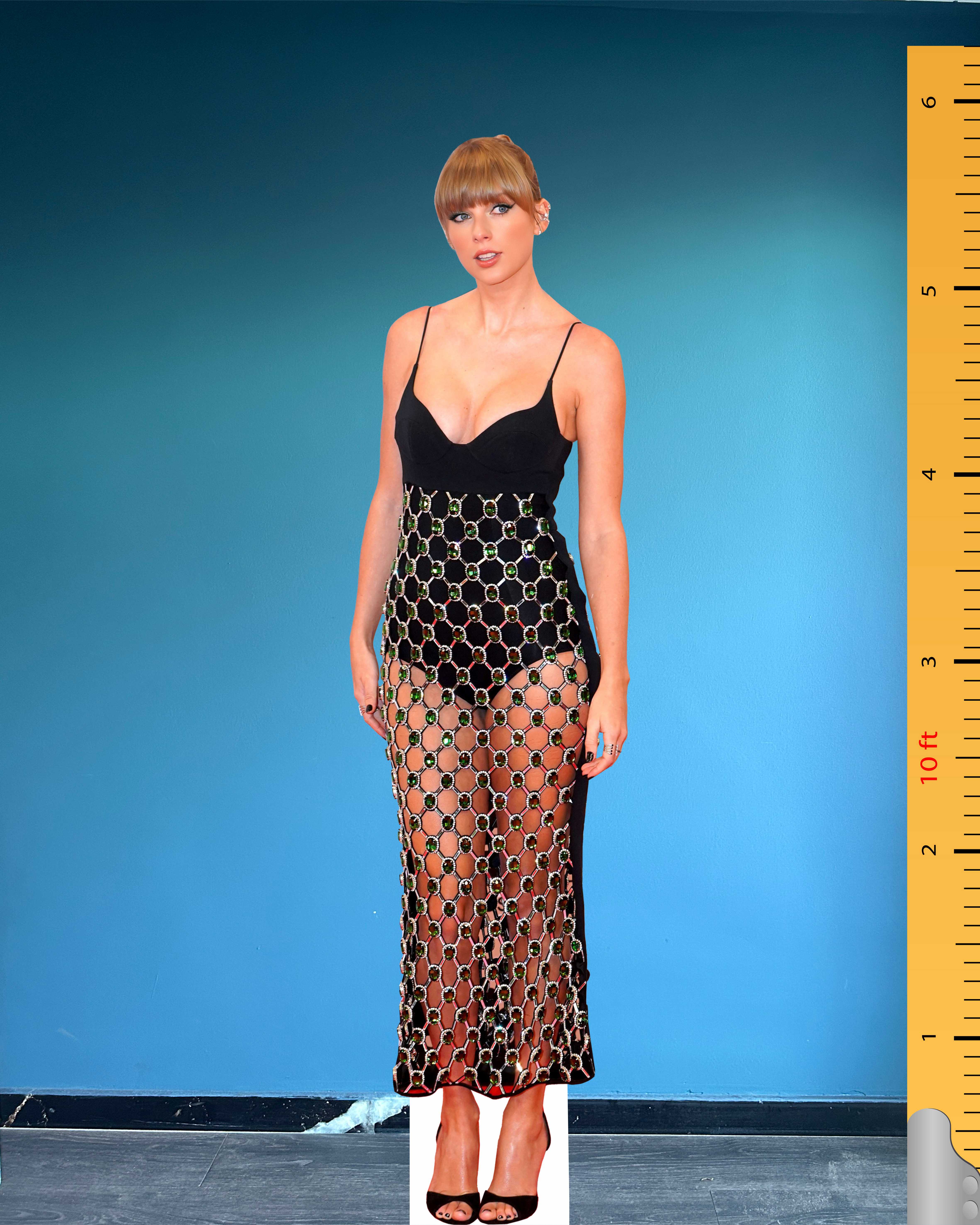 Taylor Swift Life Size Cardboard Cutout Model Standee Plastic 2022 Europe Music Awards Red Carpet