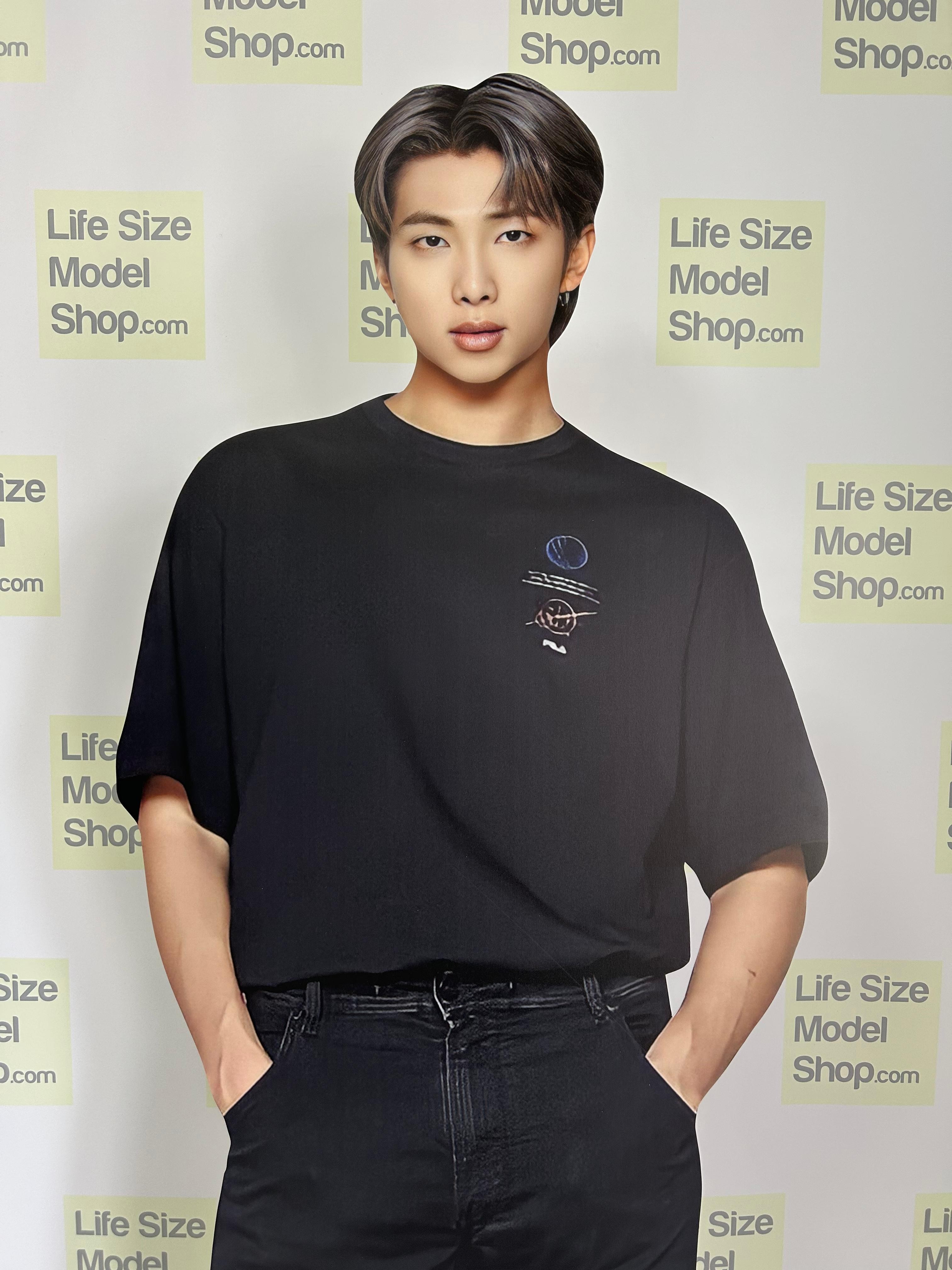 Figura de tamaño real de RM Kim Nam Joon, modelo recortable de cartón BTS RM - Tienda de modelos de tamaño real