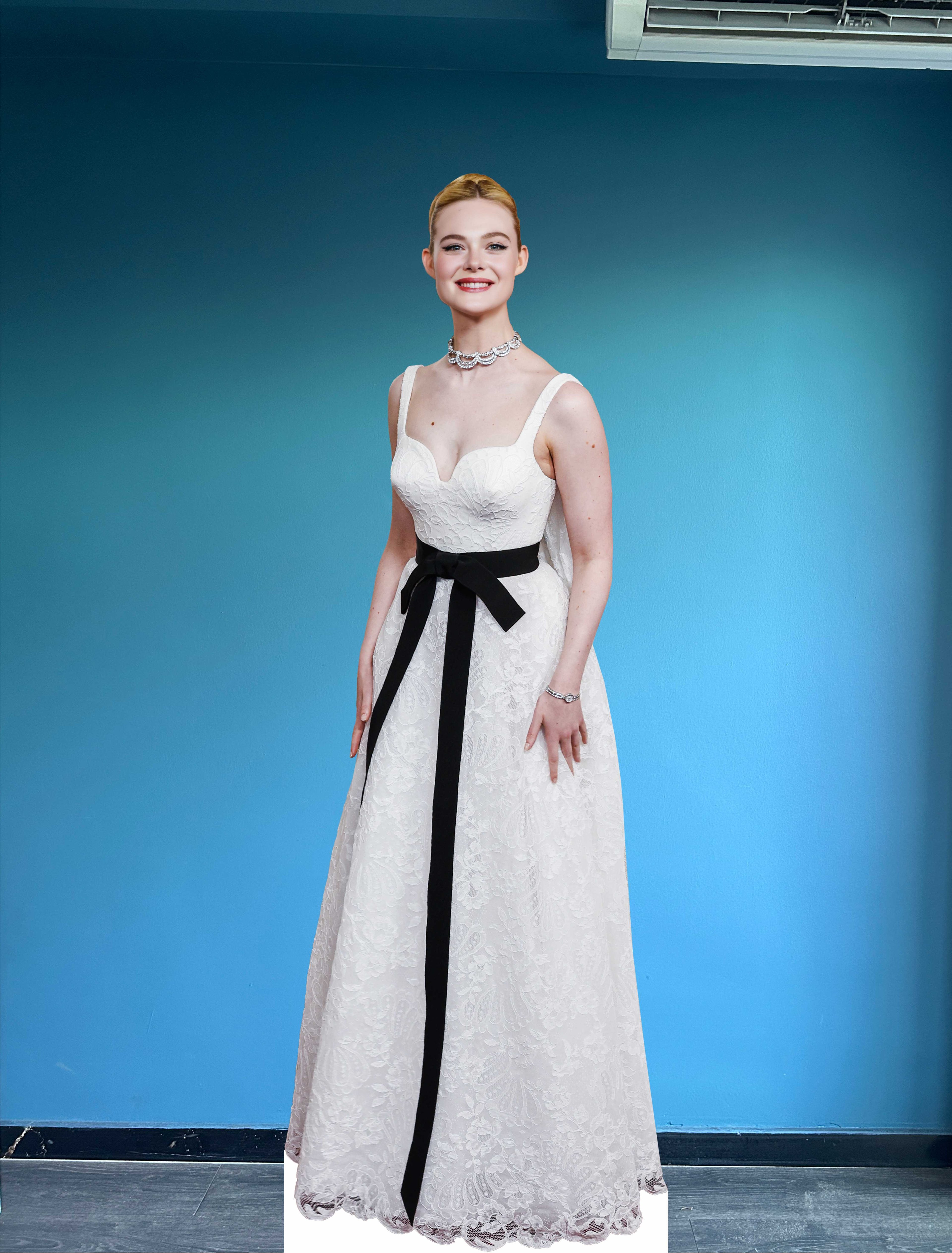 Elle Fanning Cardboard Cutout Model Mary Elle Fanning Plastic Standee Model