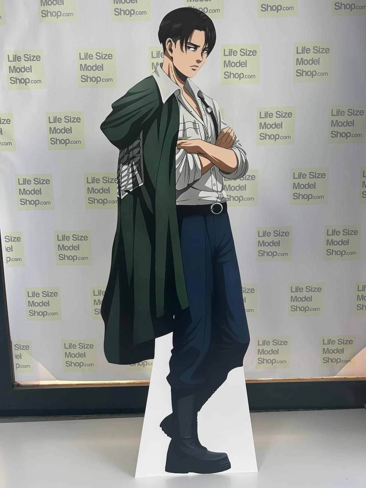 Rivai Akkāman Pappaufsteller Modell Kunststoff Anime Standee Levi Ackerman Lebensgroßer Modellaufsteller