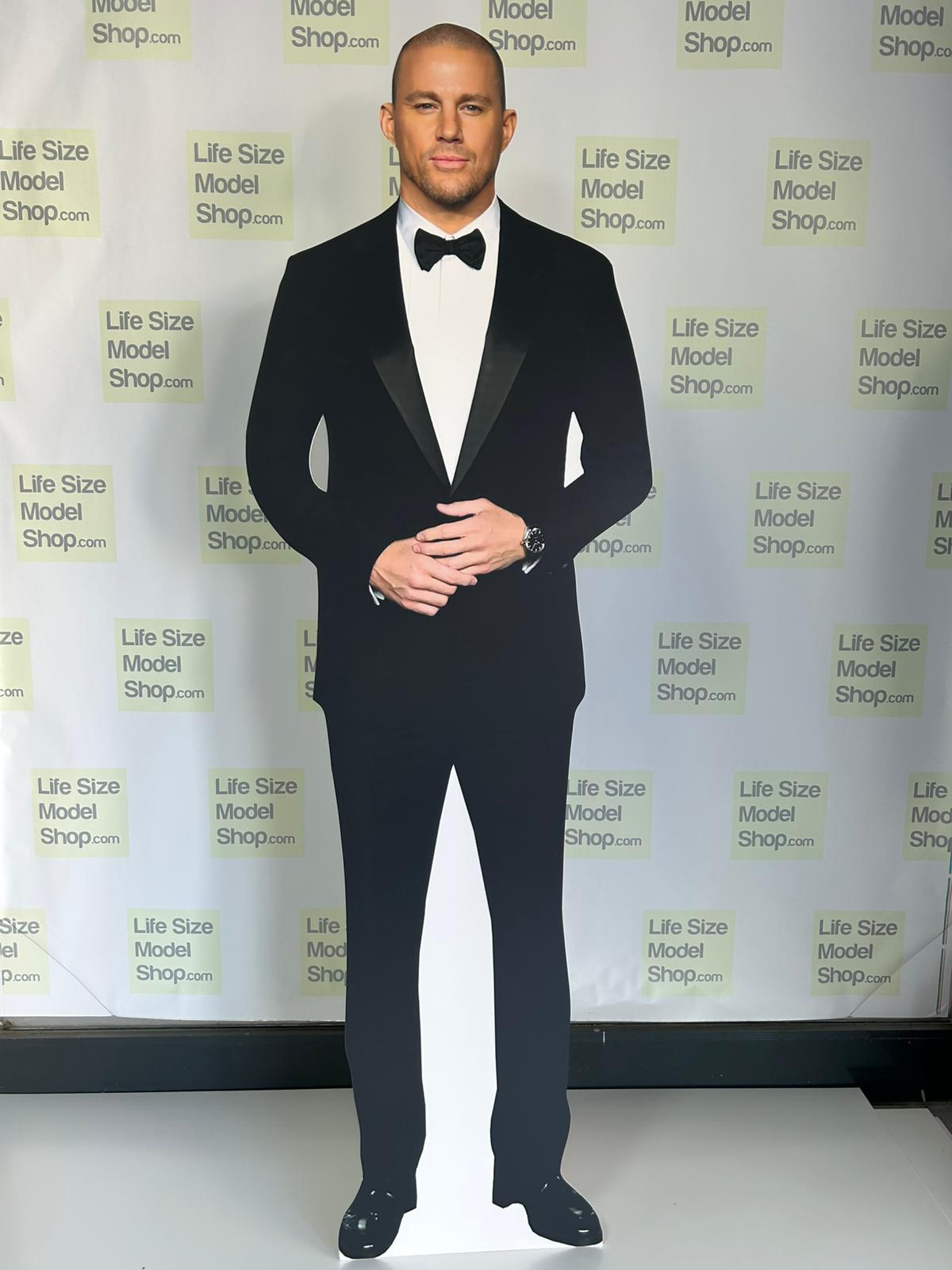 Modèle découpé en carton de Channing Tatum Modèle debout en plastique grandeur nature de Matthew Tatum