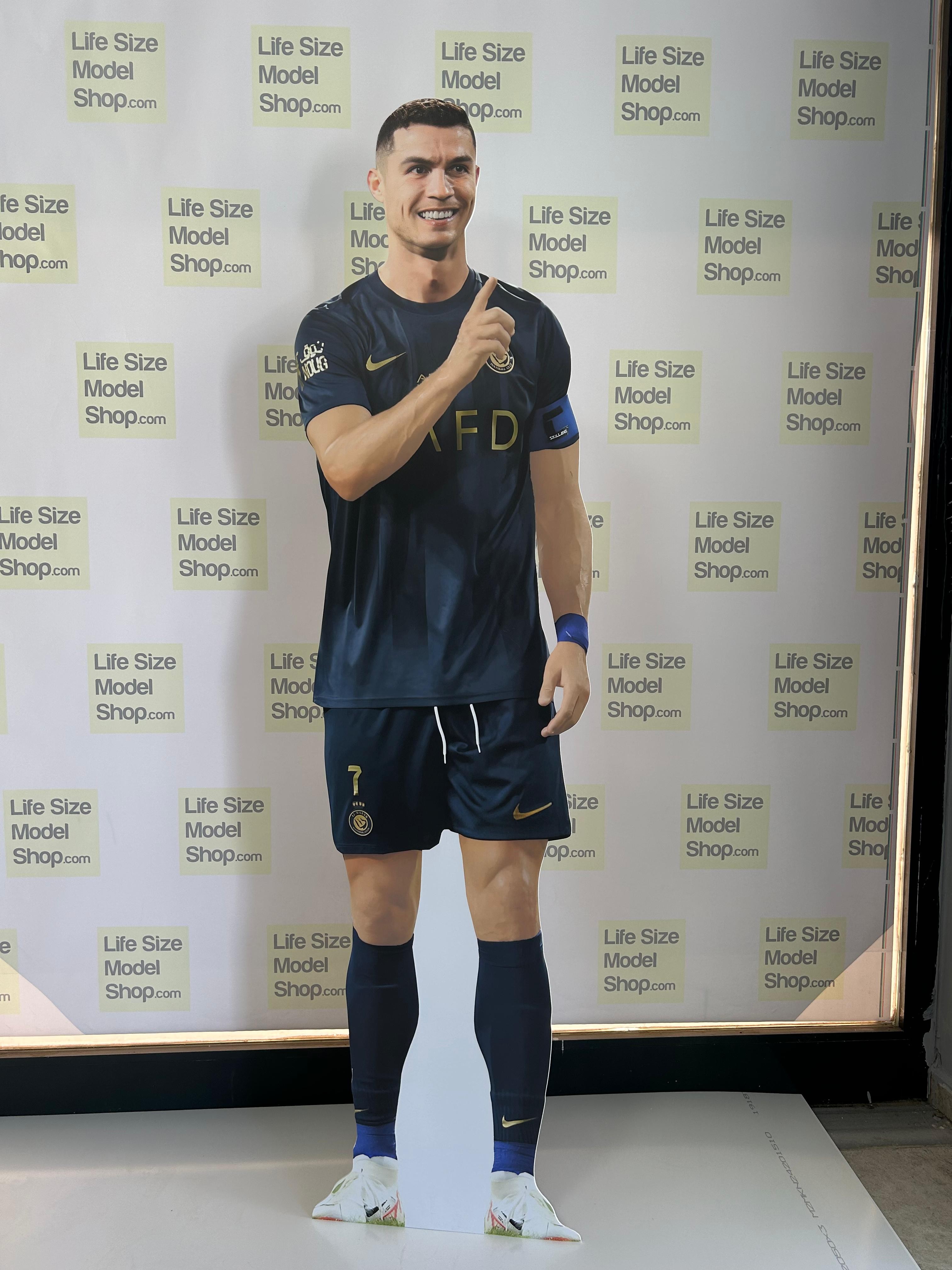 Cristiano Ronaldo Maketi Portekiz Formalı Tam Boy Plastik Maket