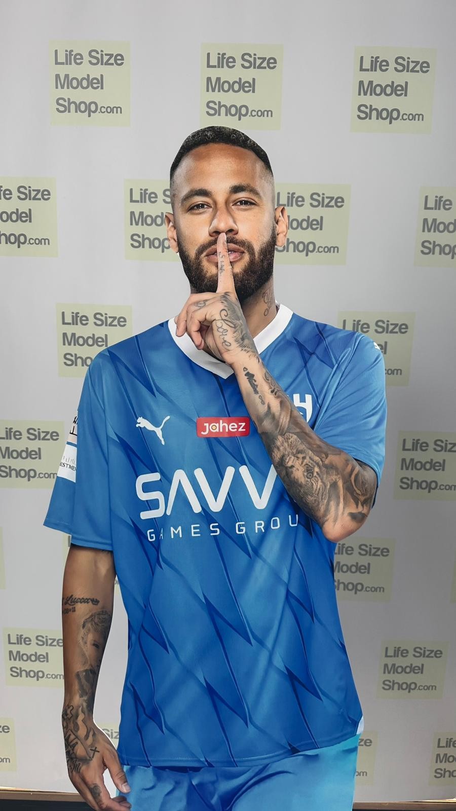 Modèle de découpe en carton Neymar Neymar da Silva Santos Júnior Standee Mockup