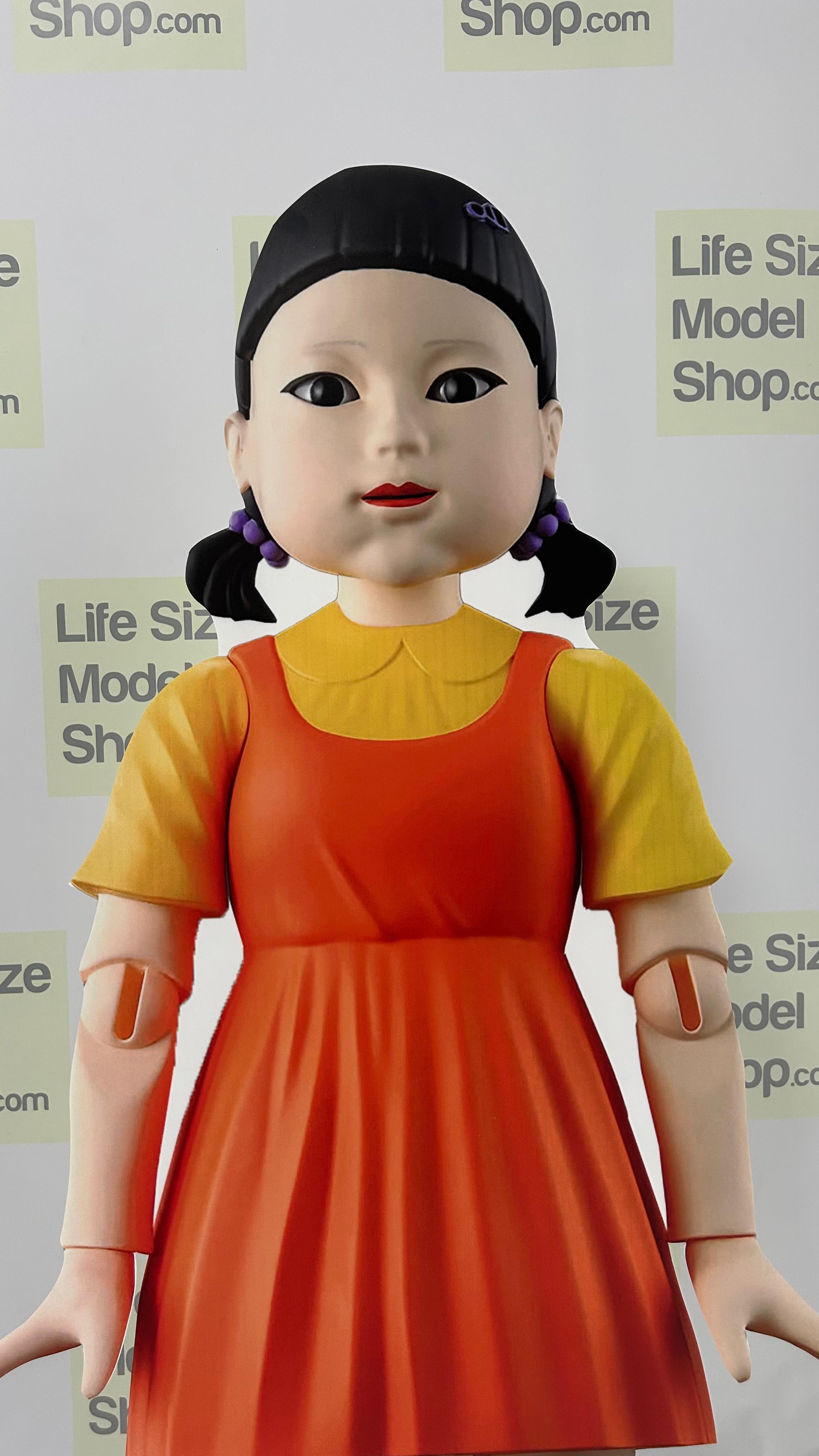 Figura de cartón recortada de Young Hee, figura de plástico del juego del calamar, la muñeca Young Hee