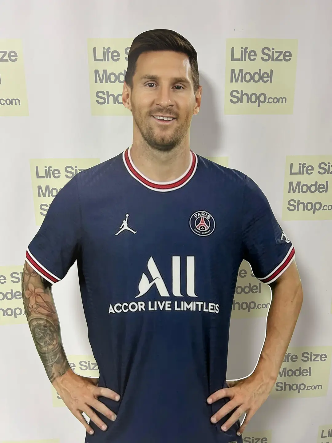 Lionel Messi Paris PSG Formalı Maketi: Gerçek Boy Plastik Maket