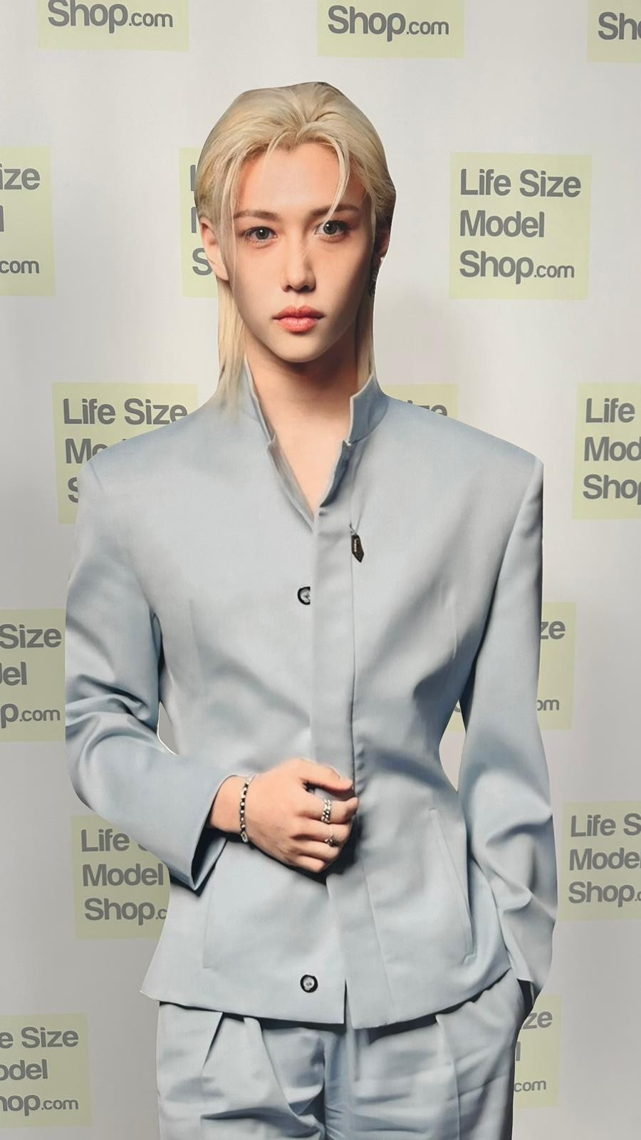 Felix Stray Kids Pappaufsteller-Modell Lee Felix Yongbok Lebensgroßes Standmodell aus Kunststoff
