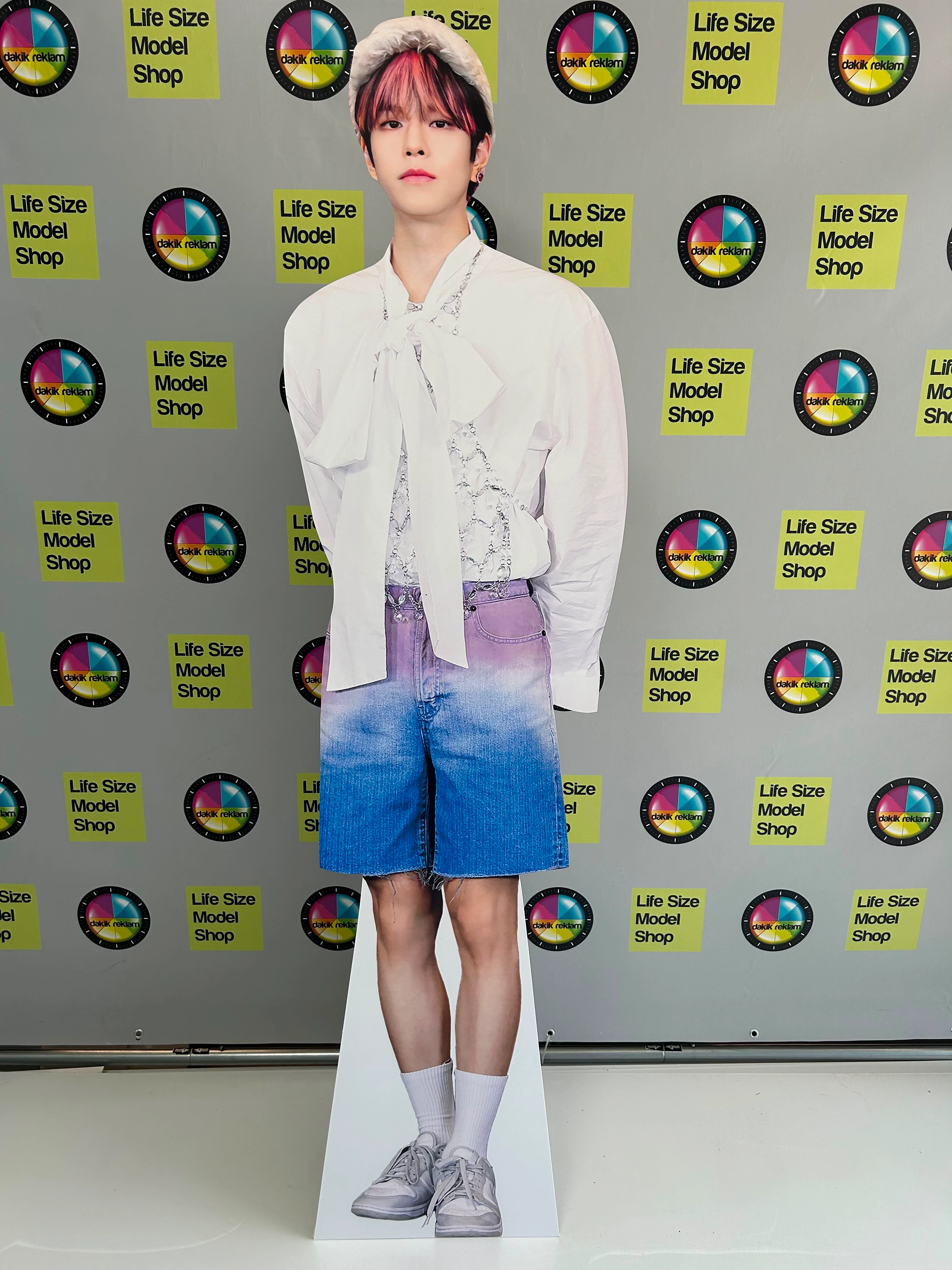 Seungmin Life Size Cardboard Cutout Model – Stray Kids MAXIDENT