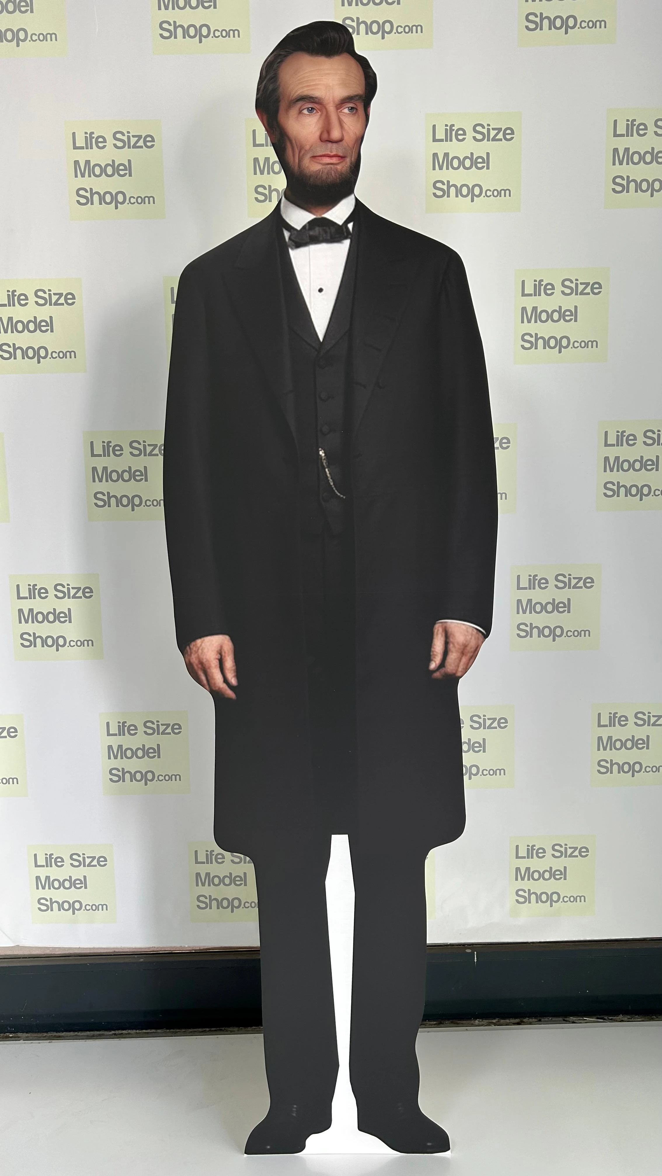 🇺🇸 Modelo recortado de papelão em tamanho real de Abraham Lincoln – Ex-presidente icônico dos EUA em exposição para eventos e exibições