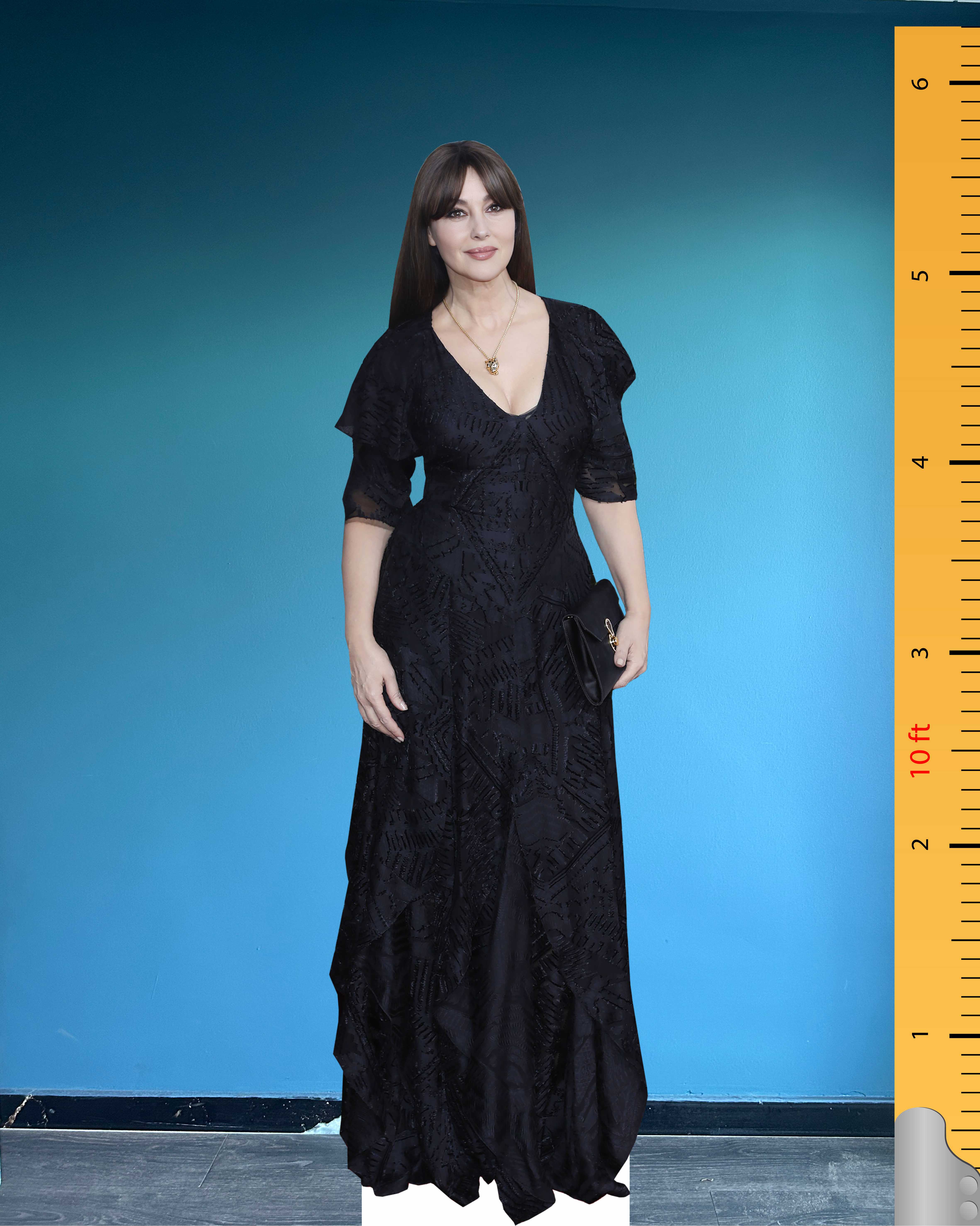 🌹 Kartonowa postać Moniki Bellucci w skali 1:1 – Standee z 74. ceremonii Golden Globe Awards