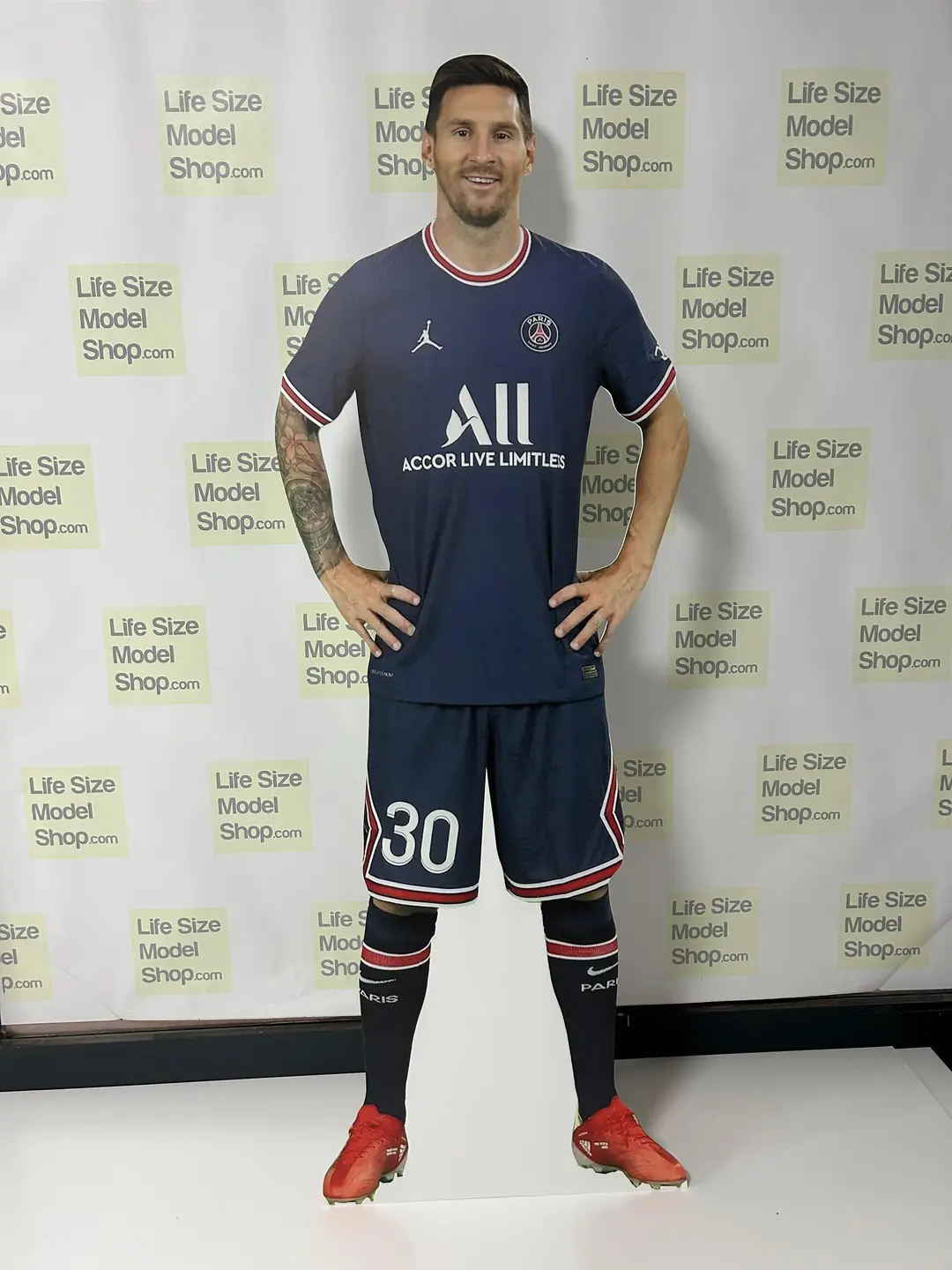 Lionel Messi Paris PSG Formalı Maketi: Gerçek Boy Plastik Maket