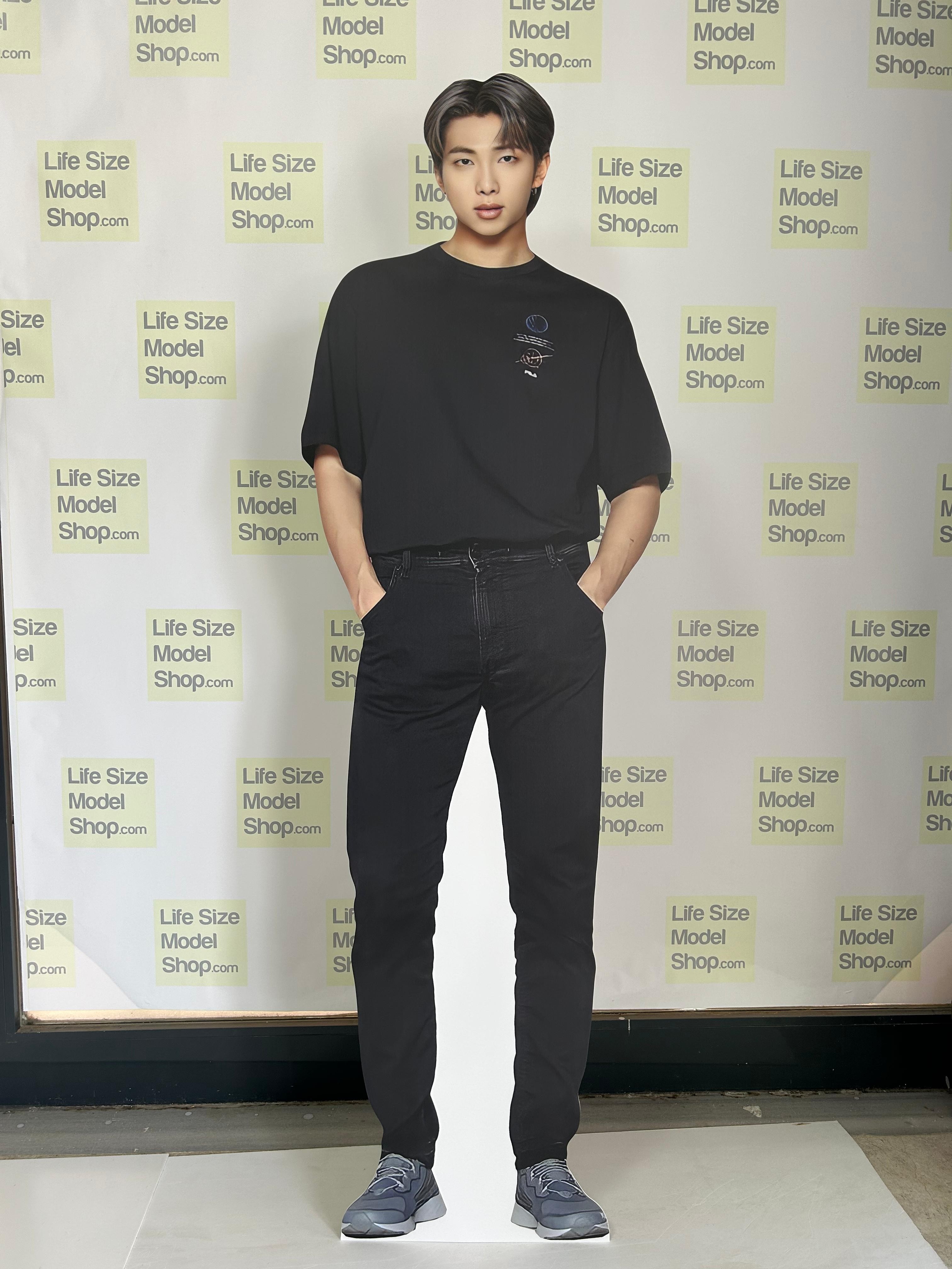 Figura de tamaño real de RM Kim Nam Joon, modelo recortable de cartón BTS RM - Tienda de modelos de tamaño real