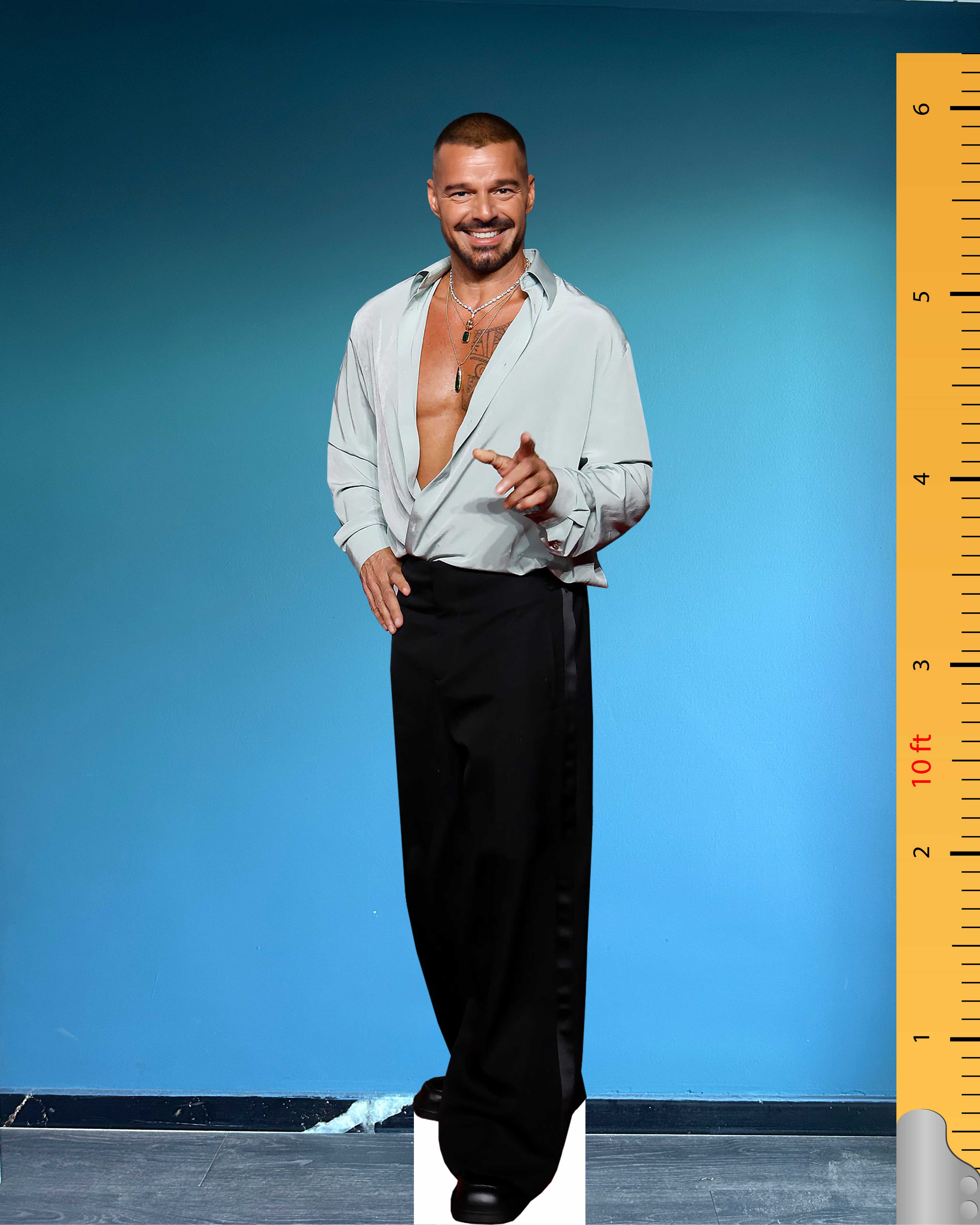 🎤 Ricky Martin Life Size Cardboard Cutout – 2025 MTV VMAs Red Carpet Edition