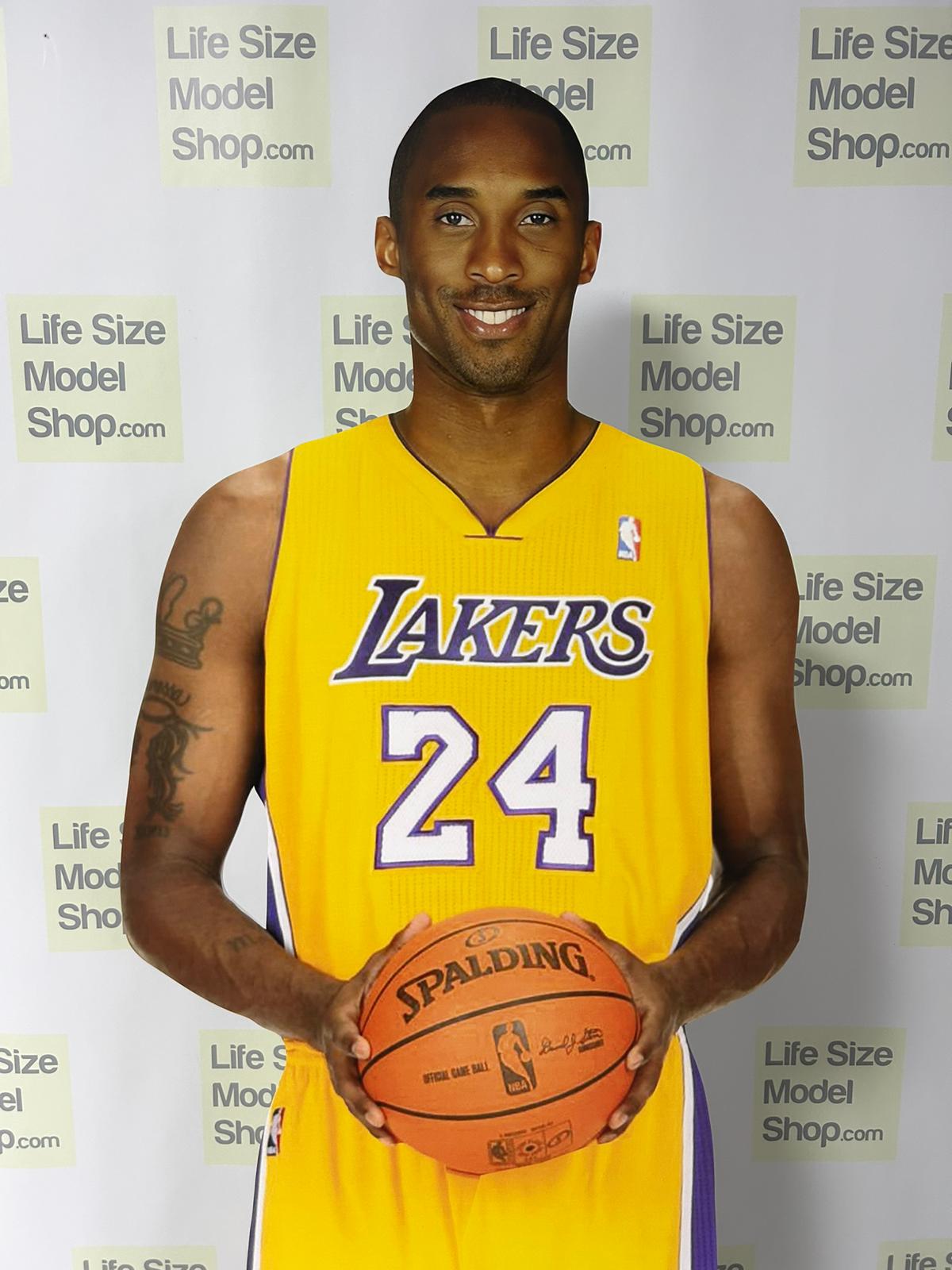 Kobe Bryant   Maketi Ayaklı  2 Boyutlu Tam Boy Plastik Maket