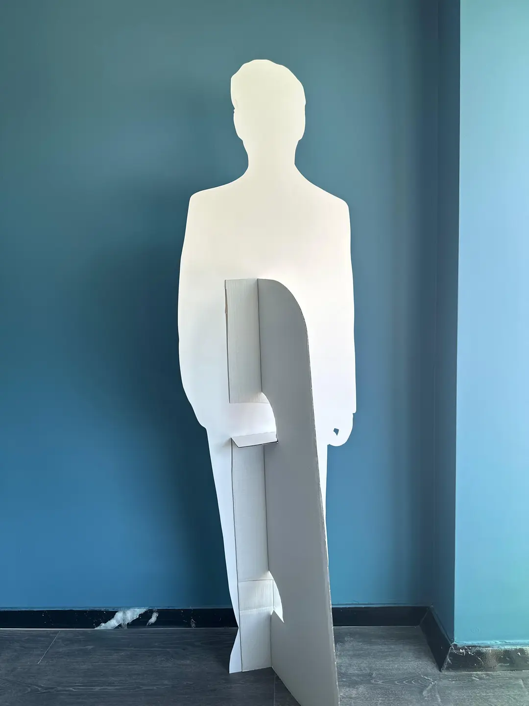 Jacob Elordi (White Shirt) Silhouette En Carton Taille Mini