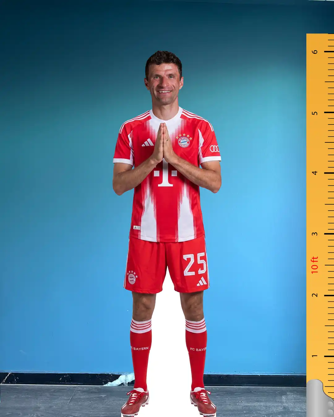 Thomas Müller Life Size Cardboard Cutout Model | FC Bayern Munich