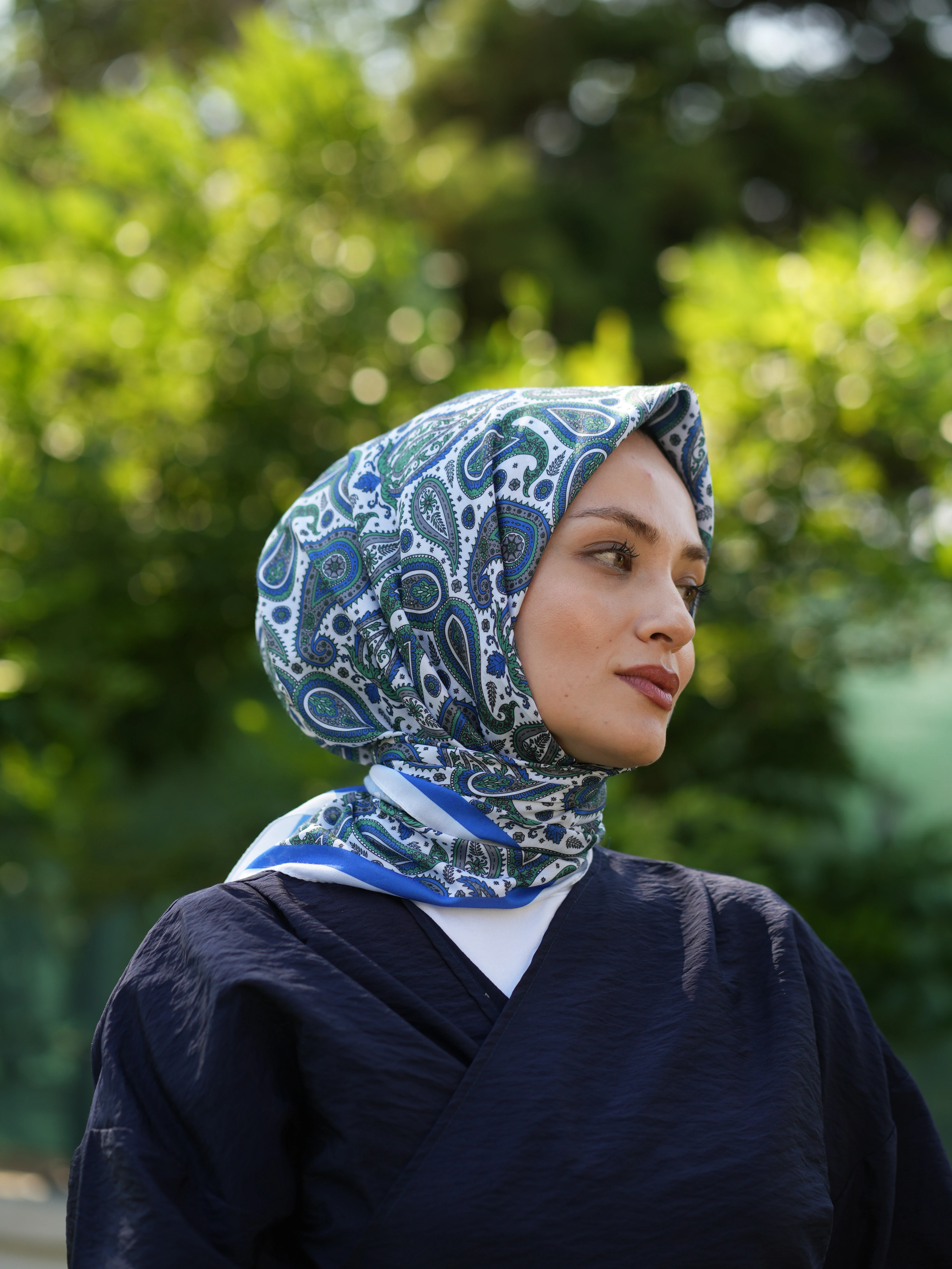 GENİŞ ETNİK DESEN EŞARP - NEON MAVİ image