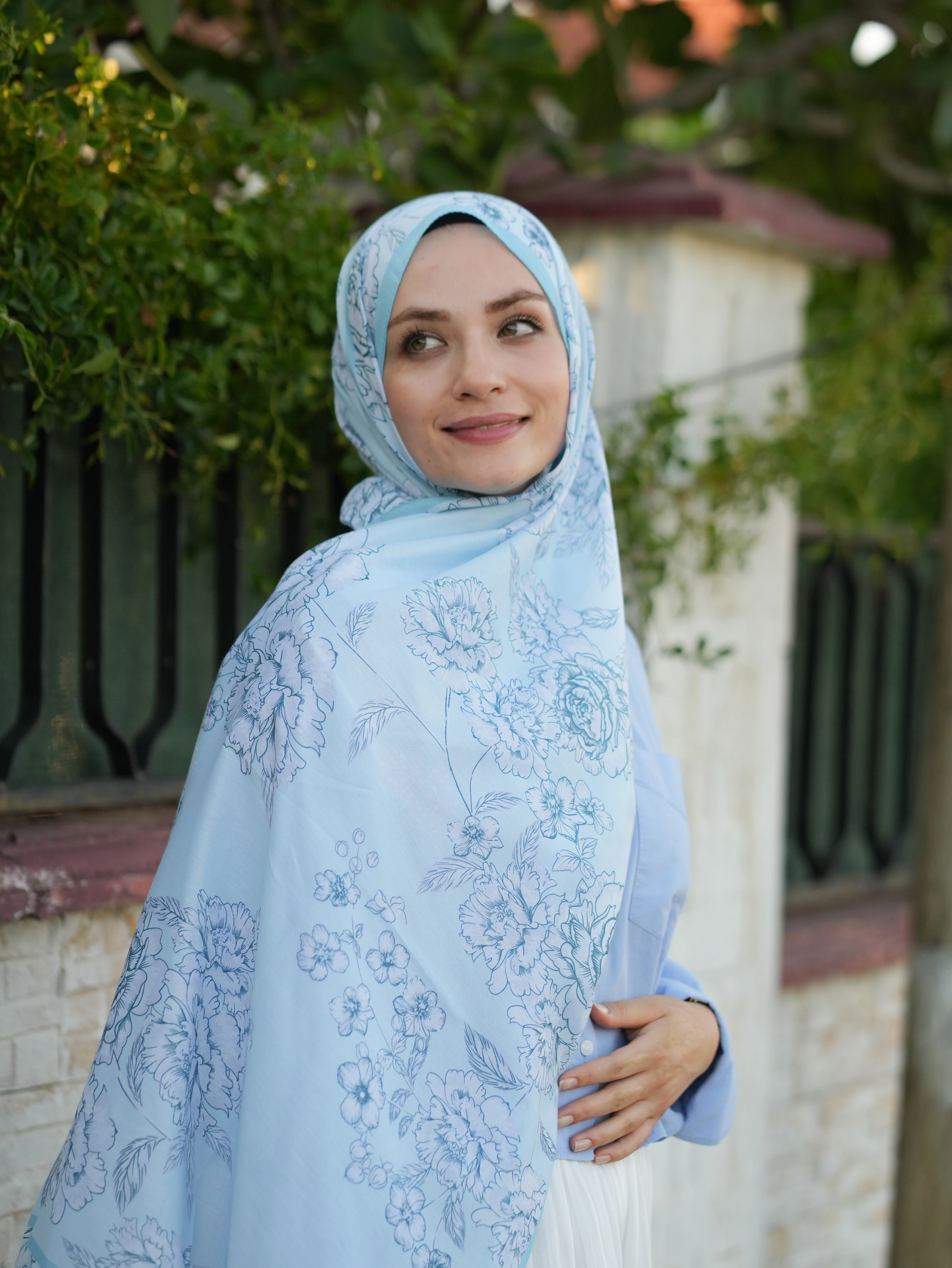 GÜL BAHÇESİ DESEN SOFT ŞAL - BUZ MAVİSİ image