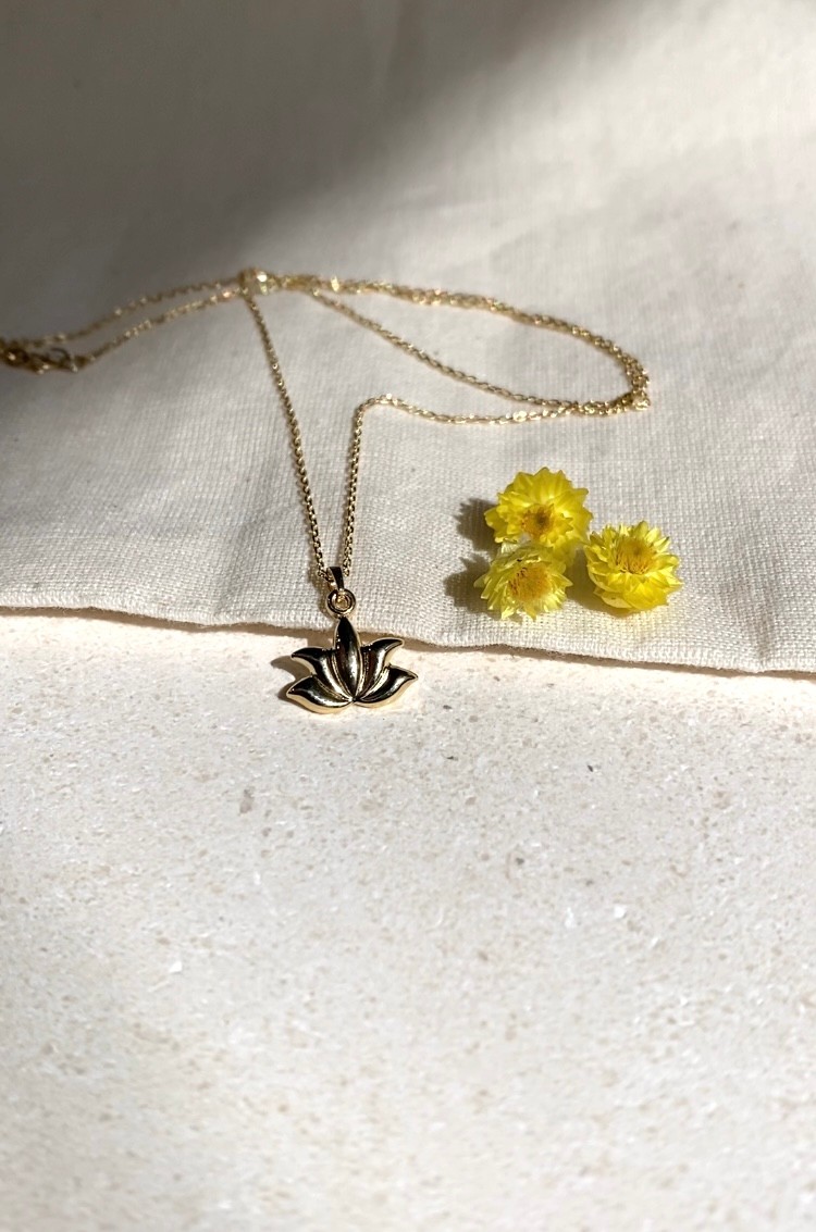 14 Ayar Altın Lotus Kolye