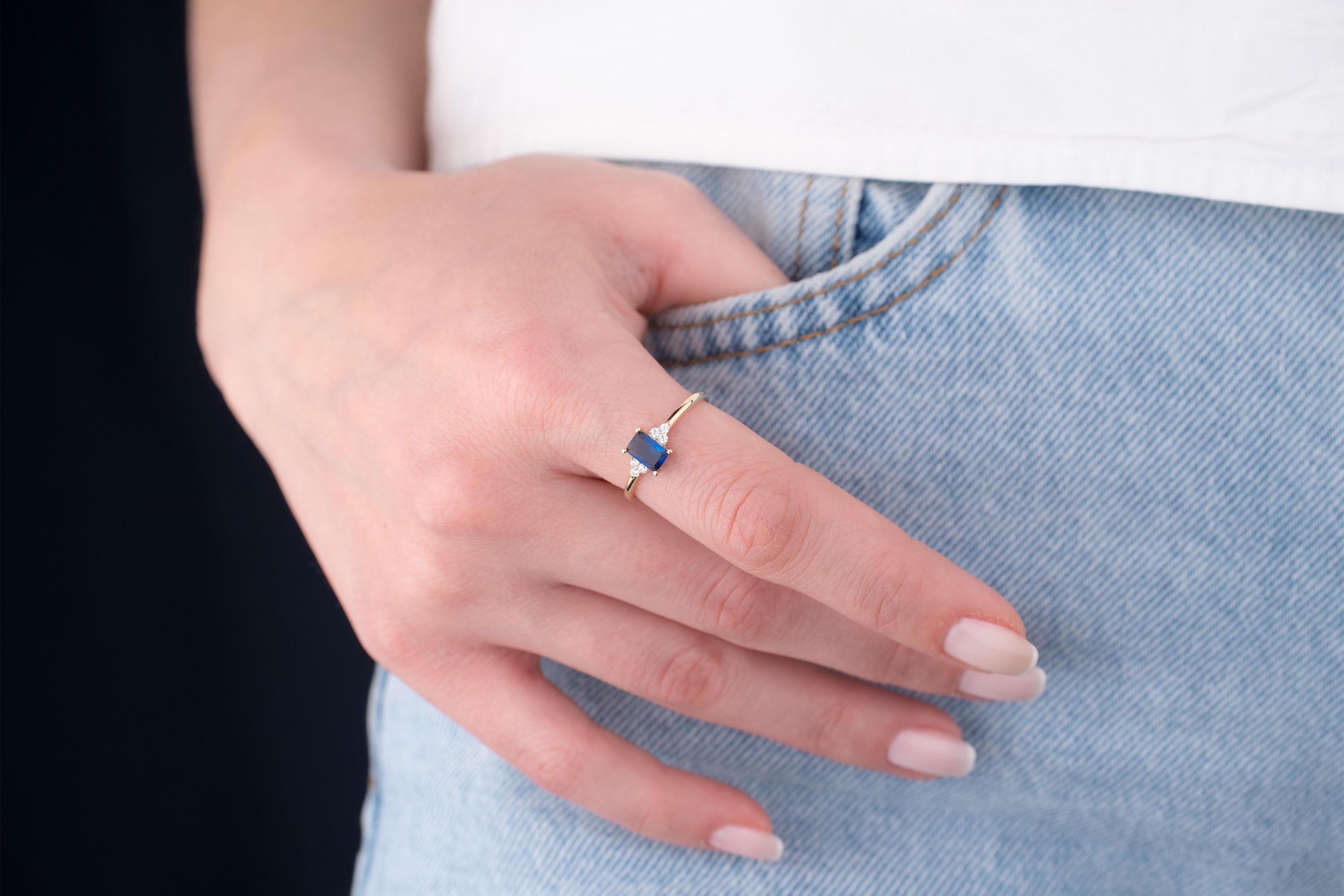 Emerald Cut Mavi Taşlı Zarif Yüzük