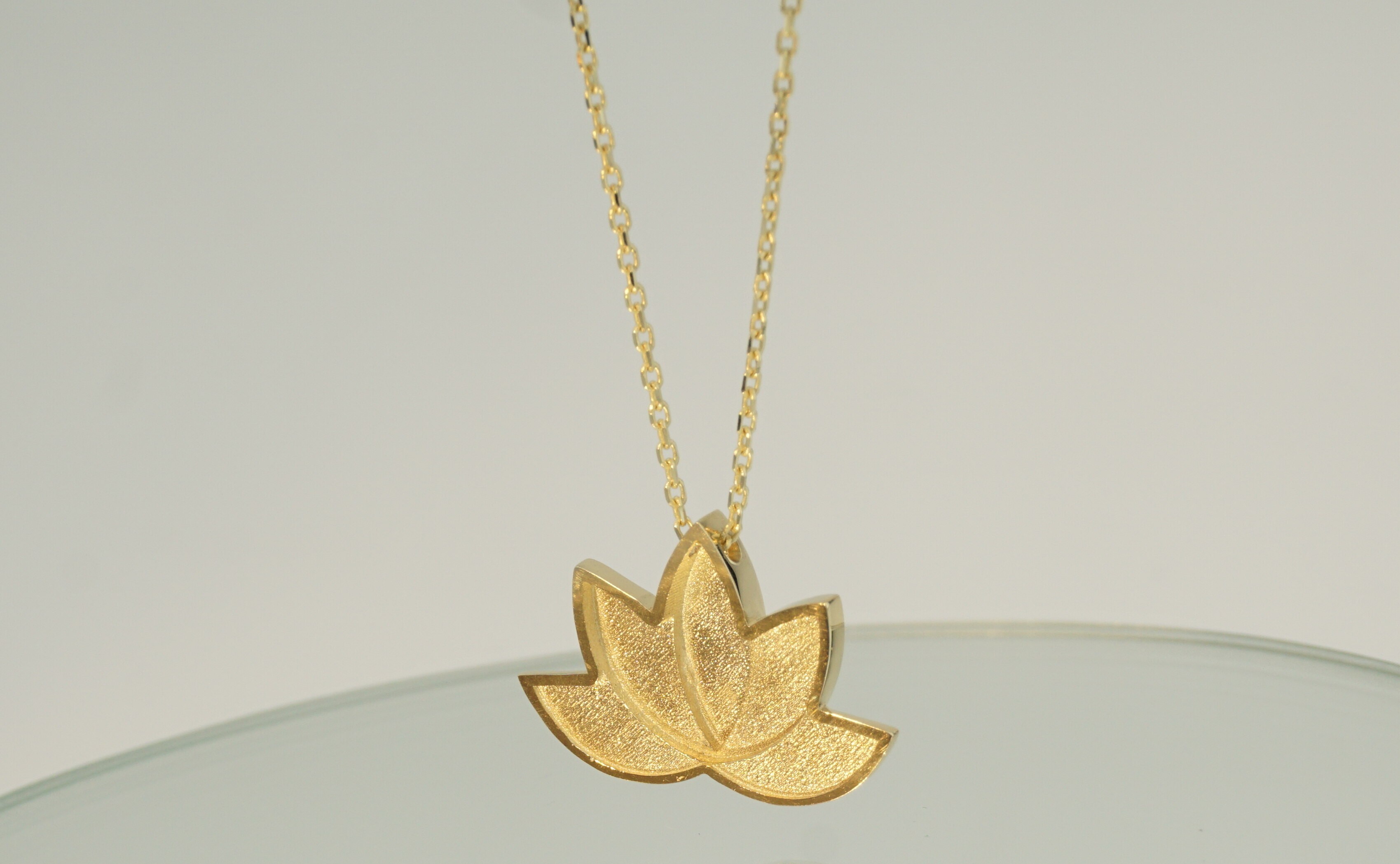 Lotus Kolye