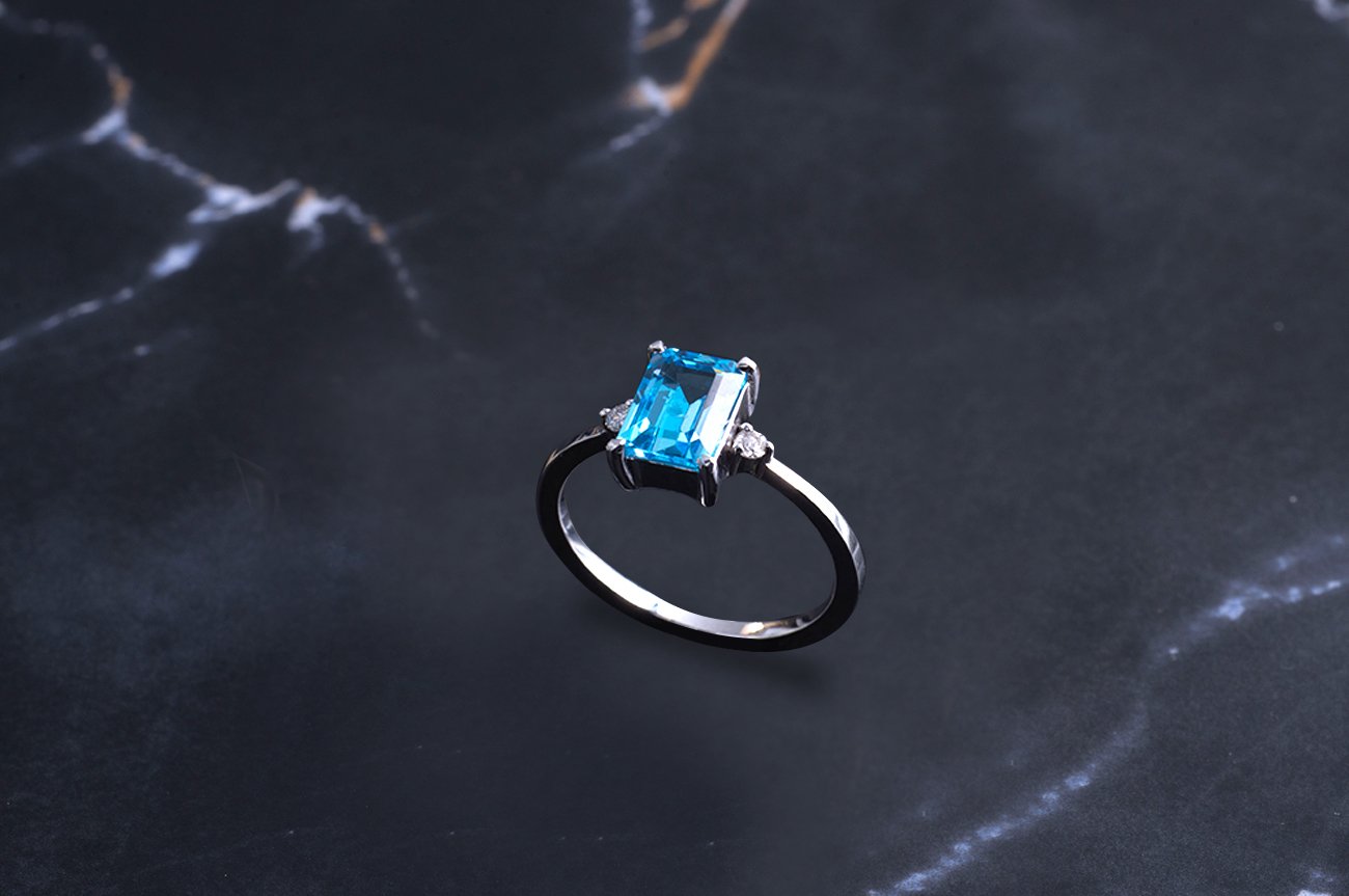 Baget Blue London Topaz Pırlanta Yüzük