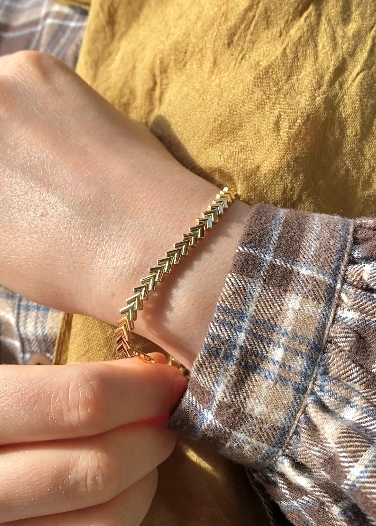 14 Ayar Altın Ok İşaretli Altın Bileklik