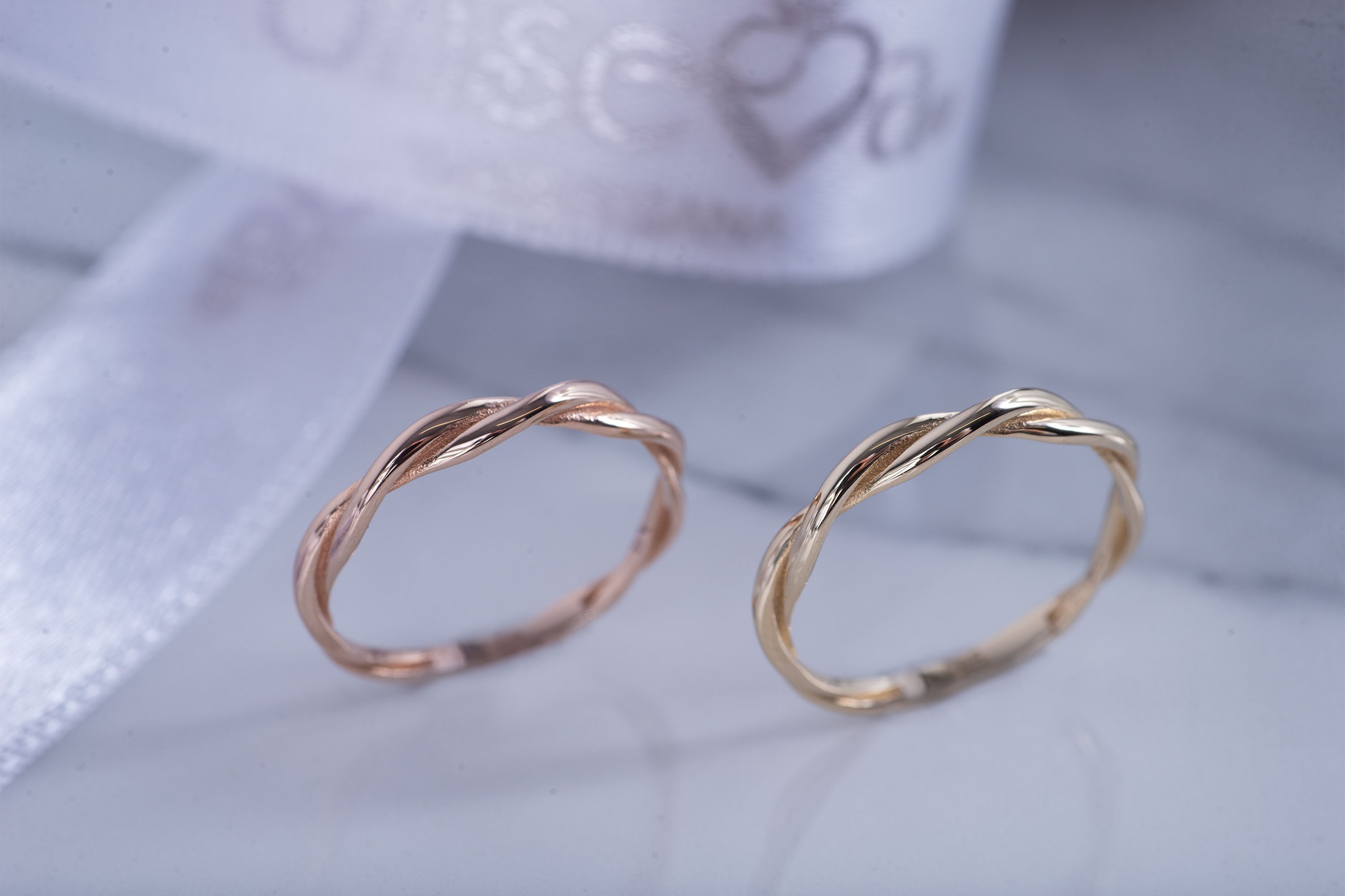 Minimalist Kadın 14 Ayar Altın Örgü Yüzük