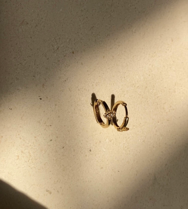 14 Ayar Altın Göz Detaylı Halka Küpe