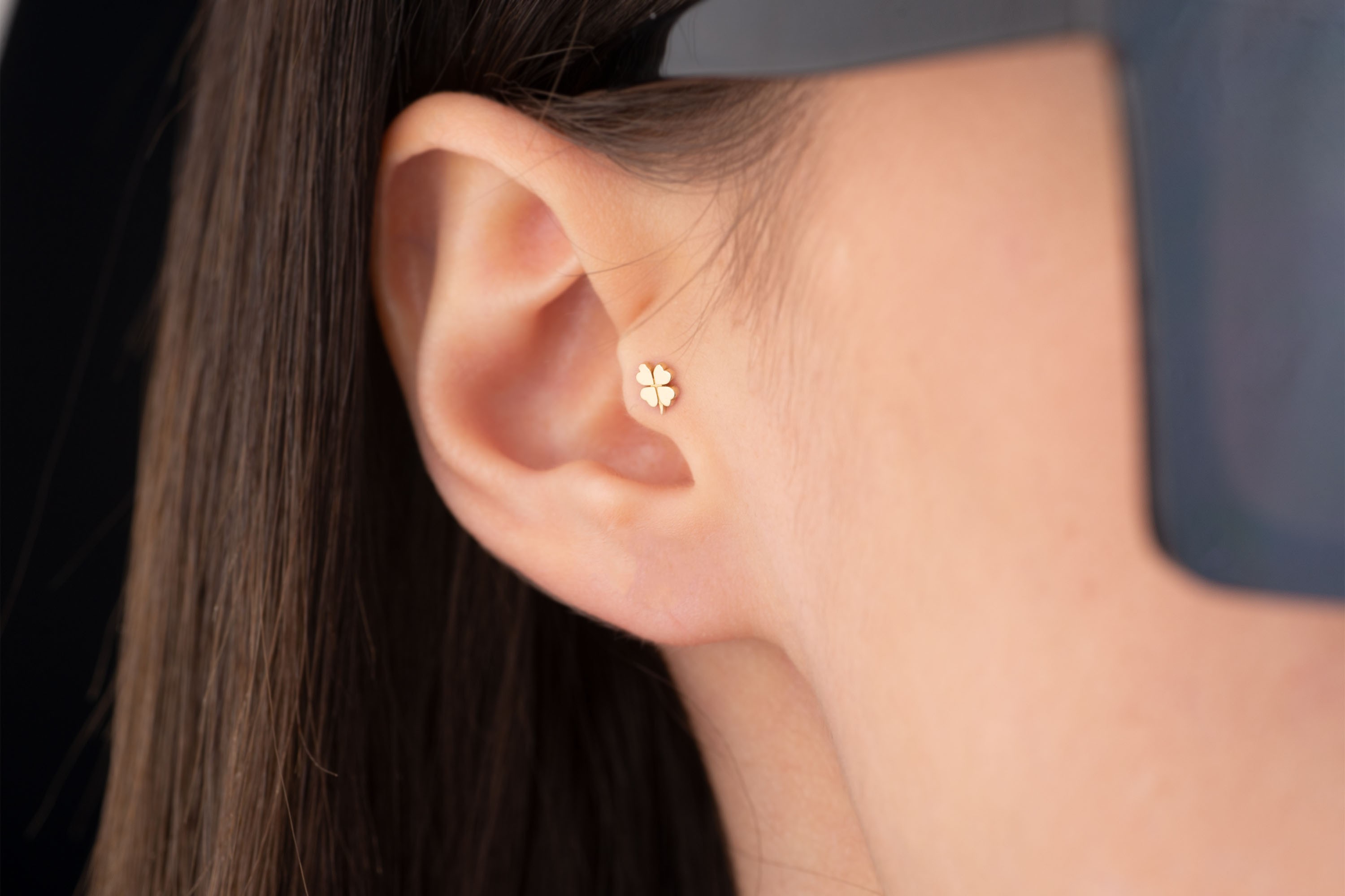 Yonca Tragus Piercing Kıkırdak