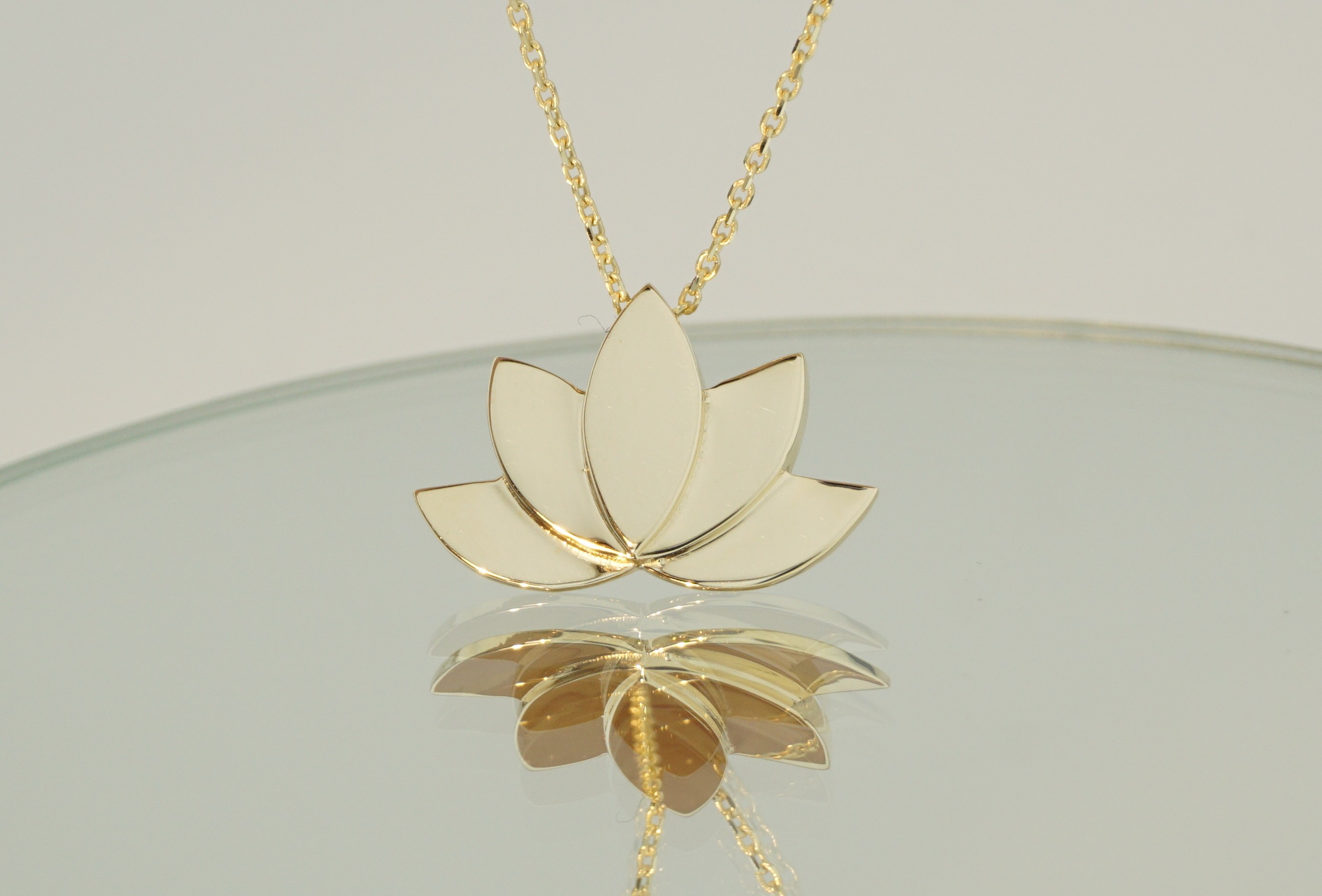 Lotus Kolye