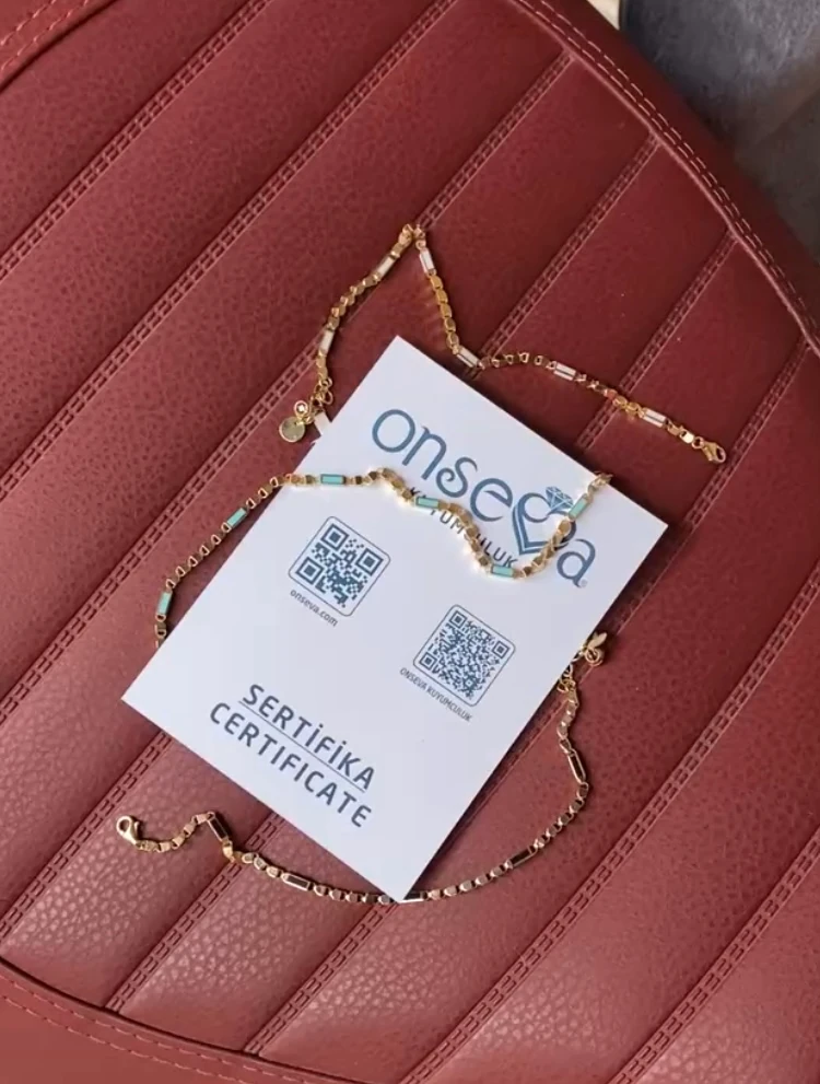 14 Ayar Altın Minimal Renkli Küp Bileklik