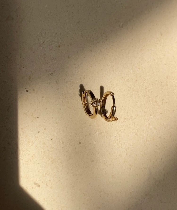 14 Ayar Altın Göz Detaylı Halka Küpe