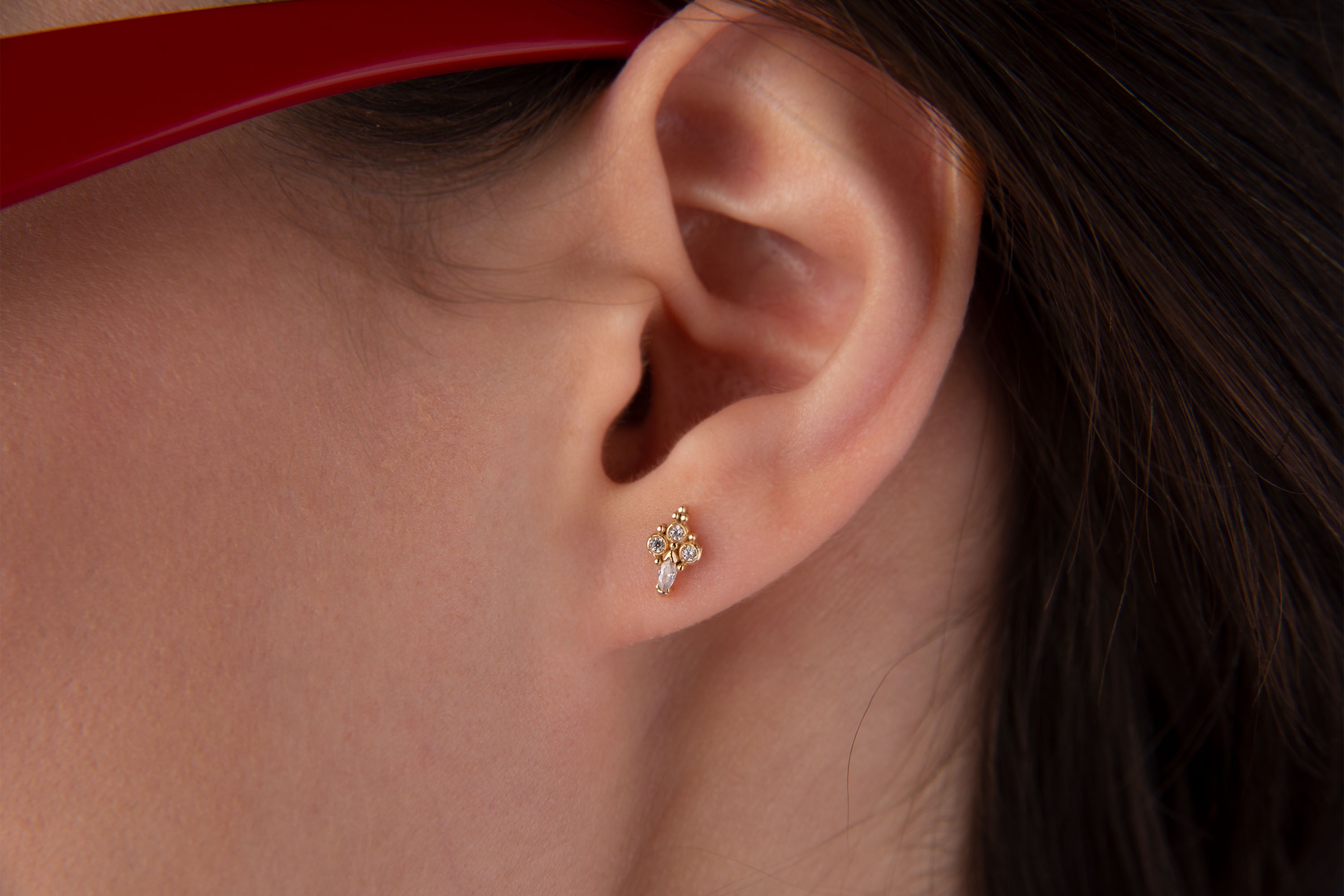 Üç Taş ve Markiz Tragus Piercing