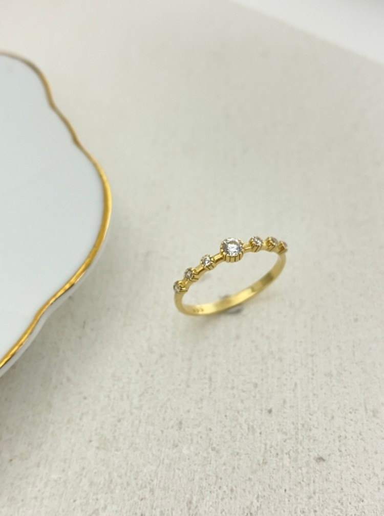 14 Ayar Altın Minimal Taşlı Yüzük