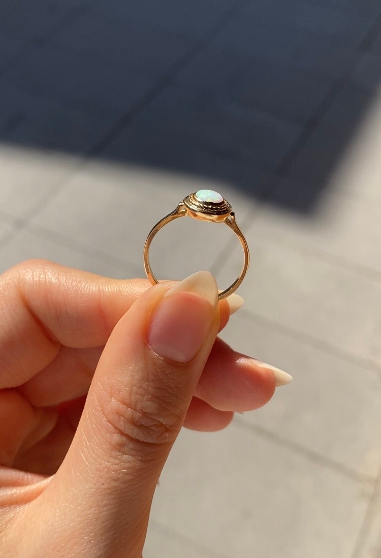 14 Ayar Altın Mistik Oval Opalit Taşlı Yüzük