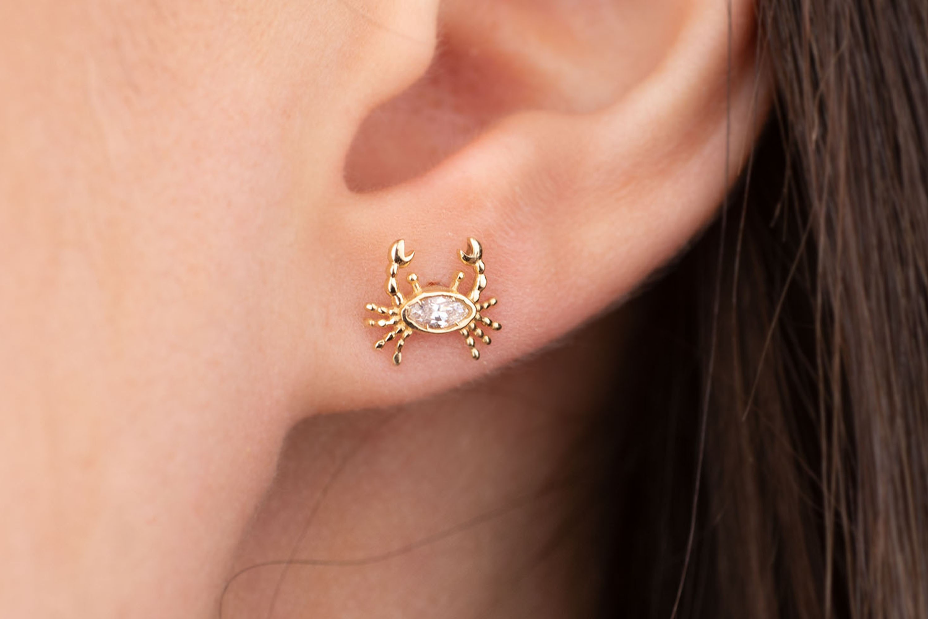Yengeç Tragus Piercing Kıkırdak