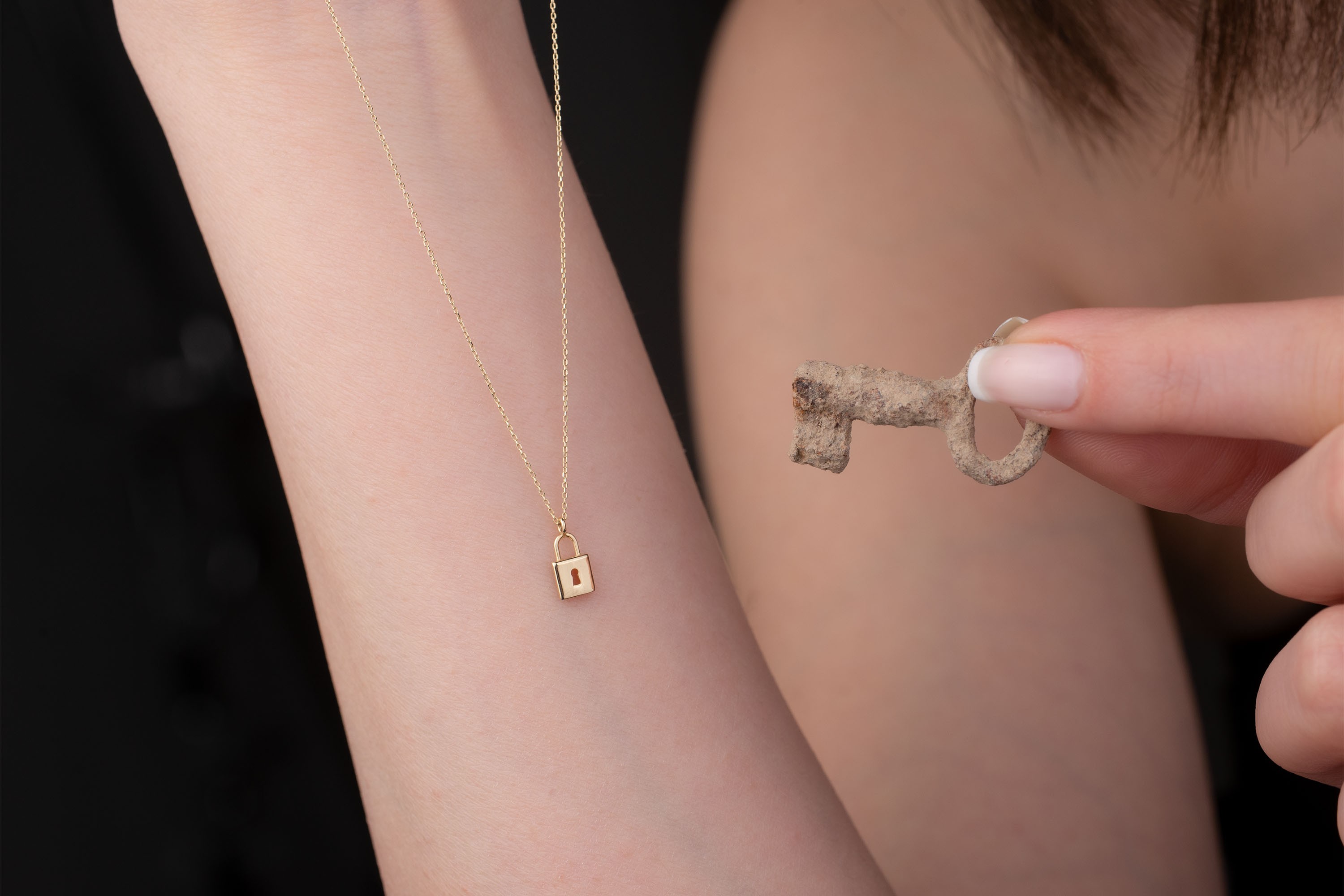 Mini Kilit Charm Kolye
