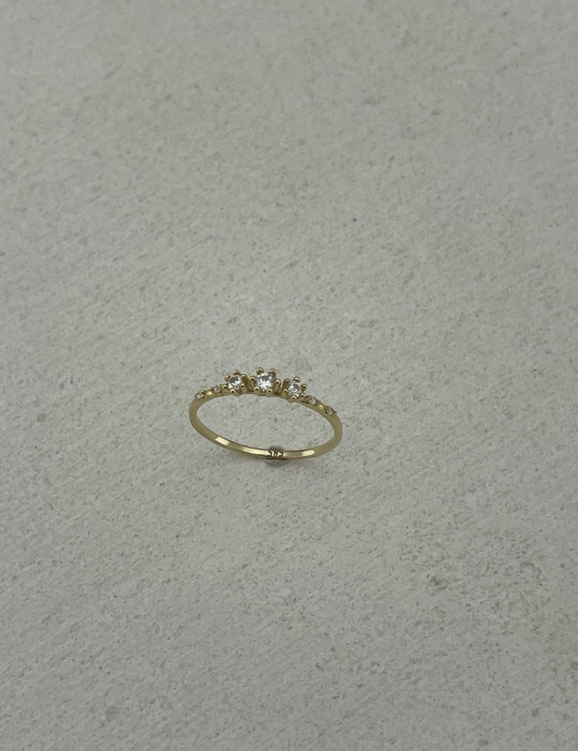 14 Ayar Altın Mini Taşlı Yüzük