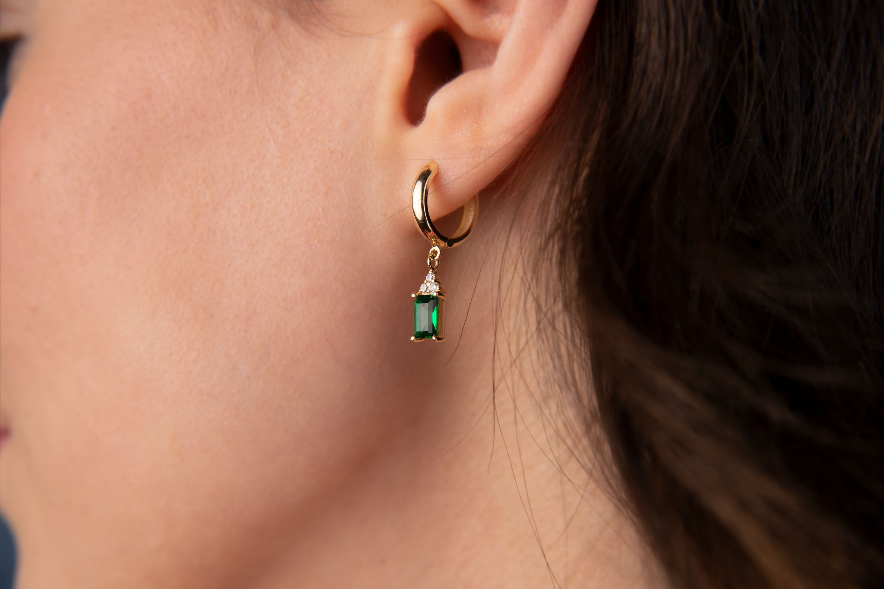 Emerald Cut Kadın Yeşil Taşlı Zarif Halka Küpe
