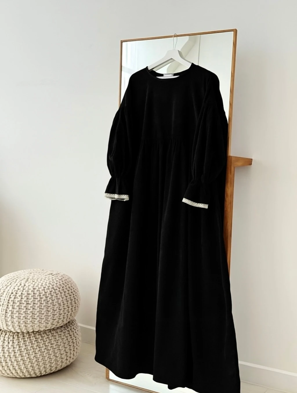 0028 kolu dantelli elbise - Siyah