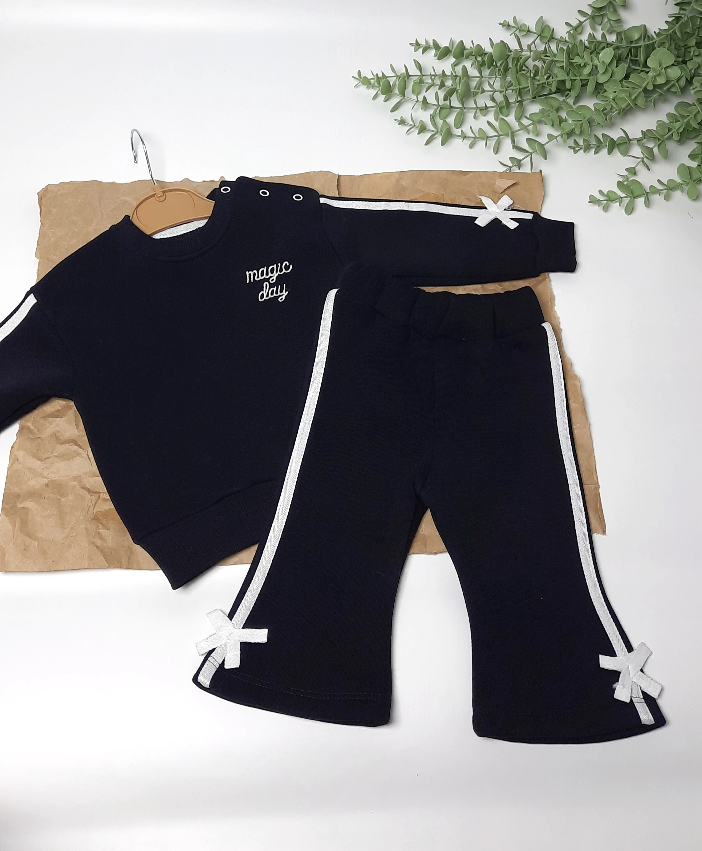 FİYONKLU NAKIŞ DETAYLI KIZ TAKIM