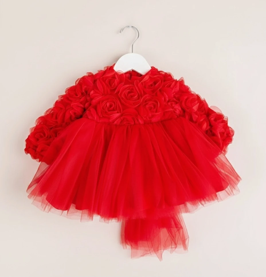 GÜL DETAYLI FİYONKLU TÜTÜ ETEKLİ ELBİSE - kırmızı