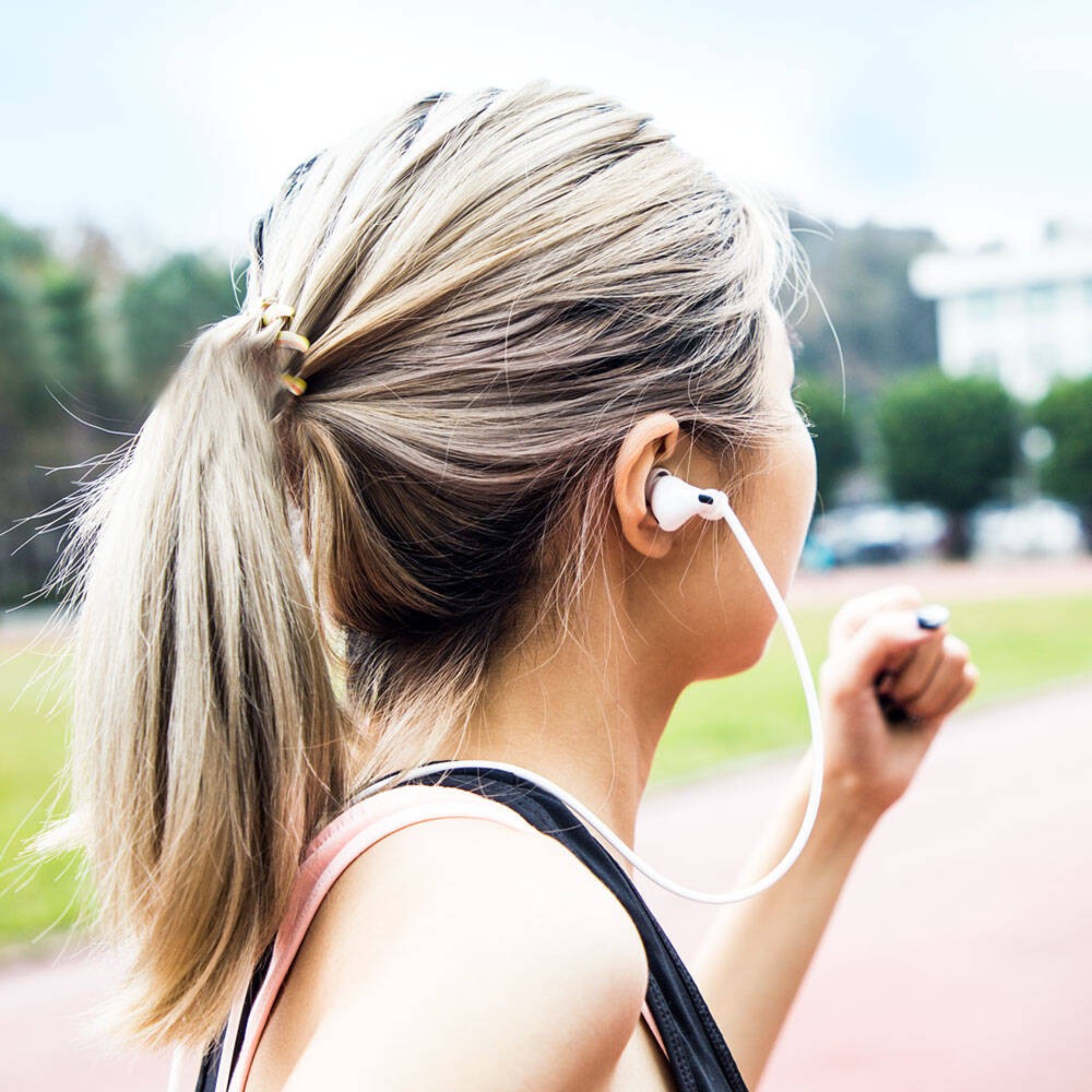 Airpods Pro Kılıf Boyun Askılı Jelly Bean Tasarımlı Lisanslı Switcheasy ColorBuddy Kılıf