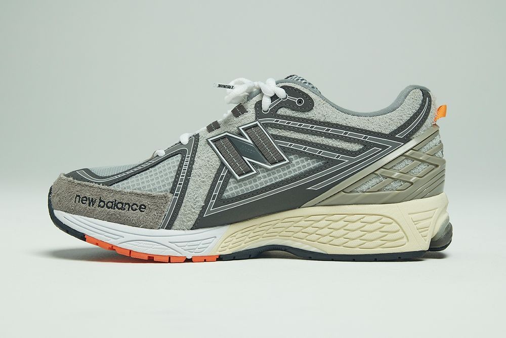 Invincible x N. Hoolywood z New Balance 1906R”Grey Swan”