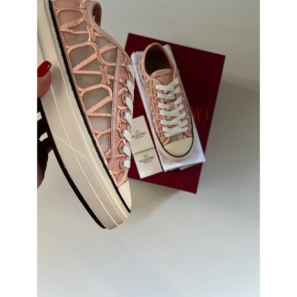 Valentino “Soft Pink”