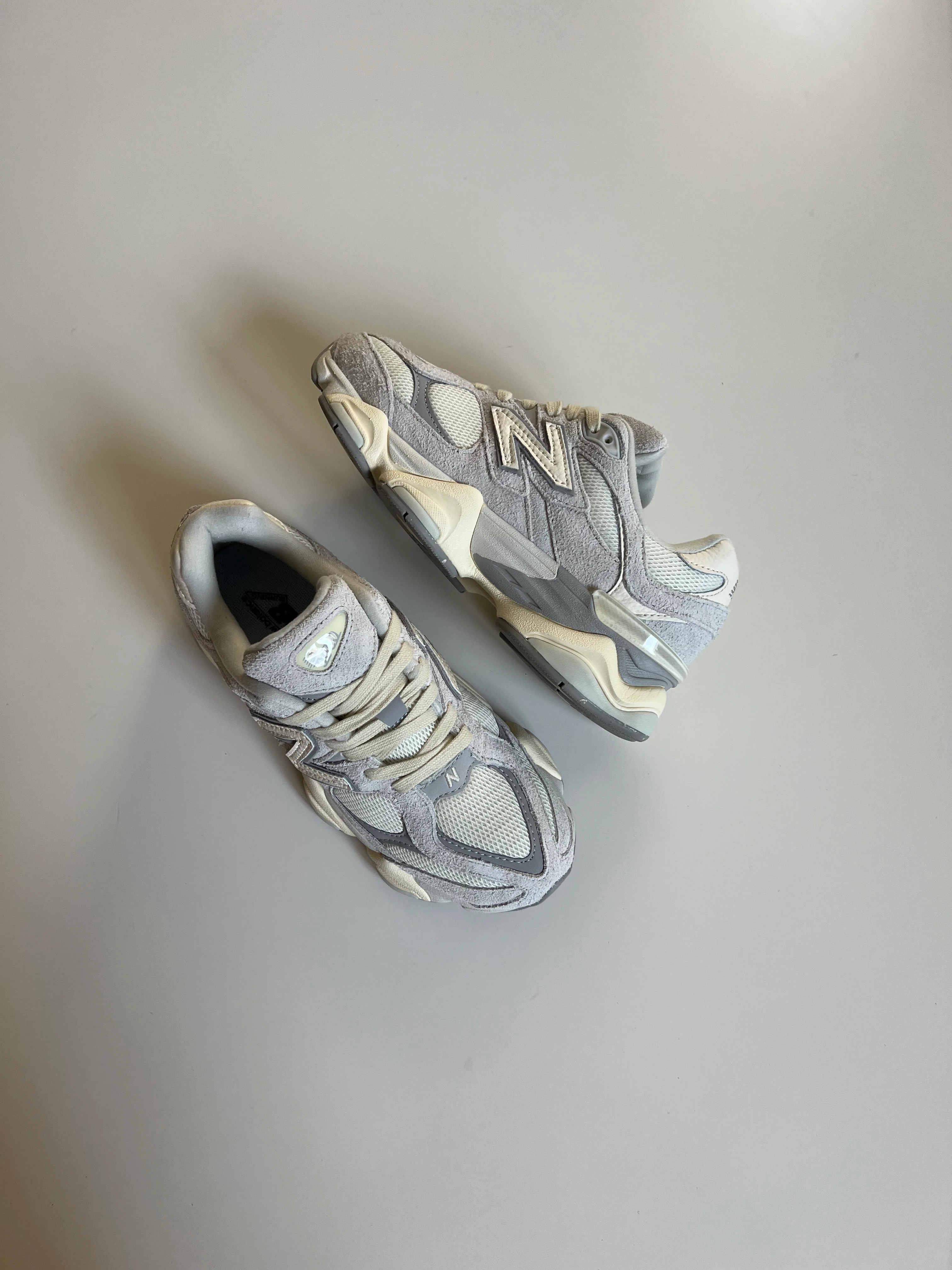 New Balance 9060 - QUARTZ GREY