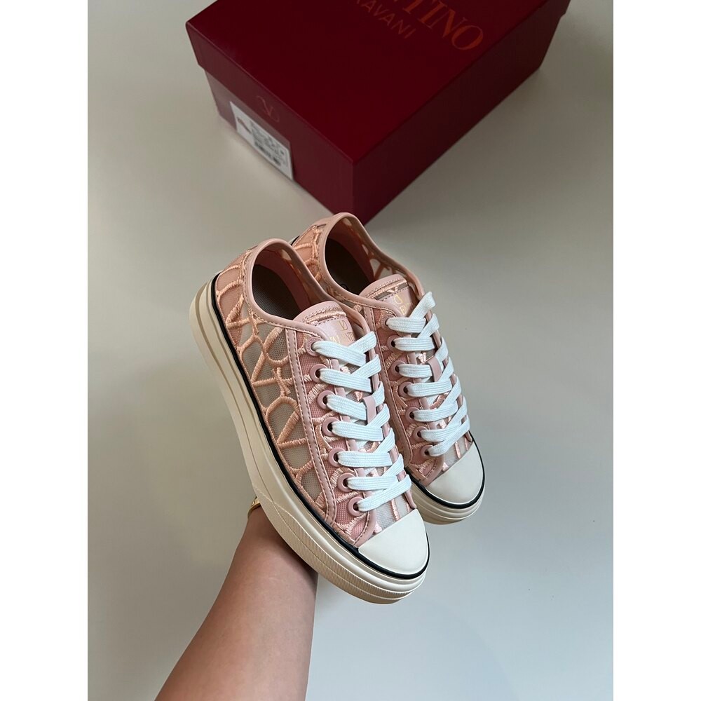 Valentino “Soft Pink”