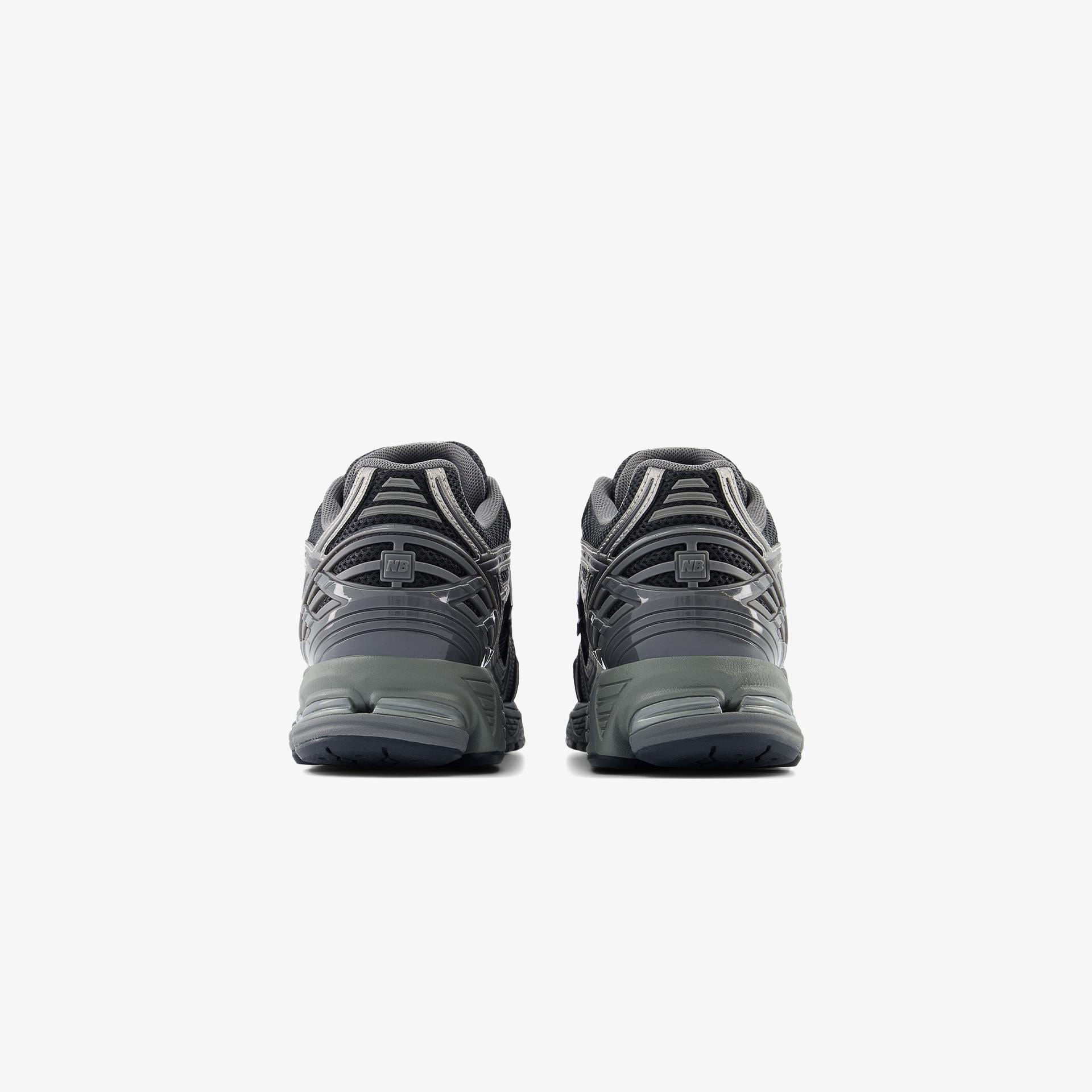 New Balance 1906R