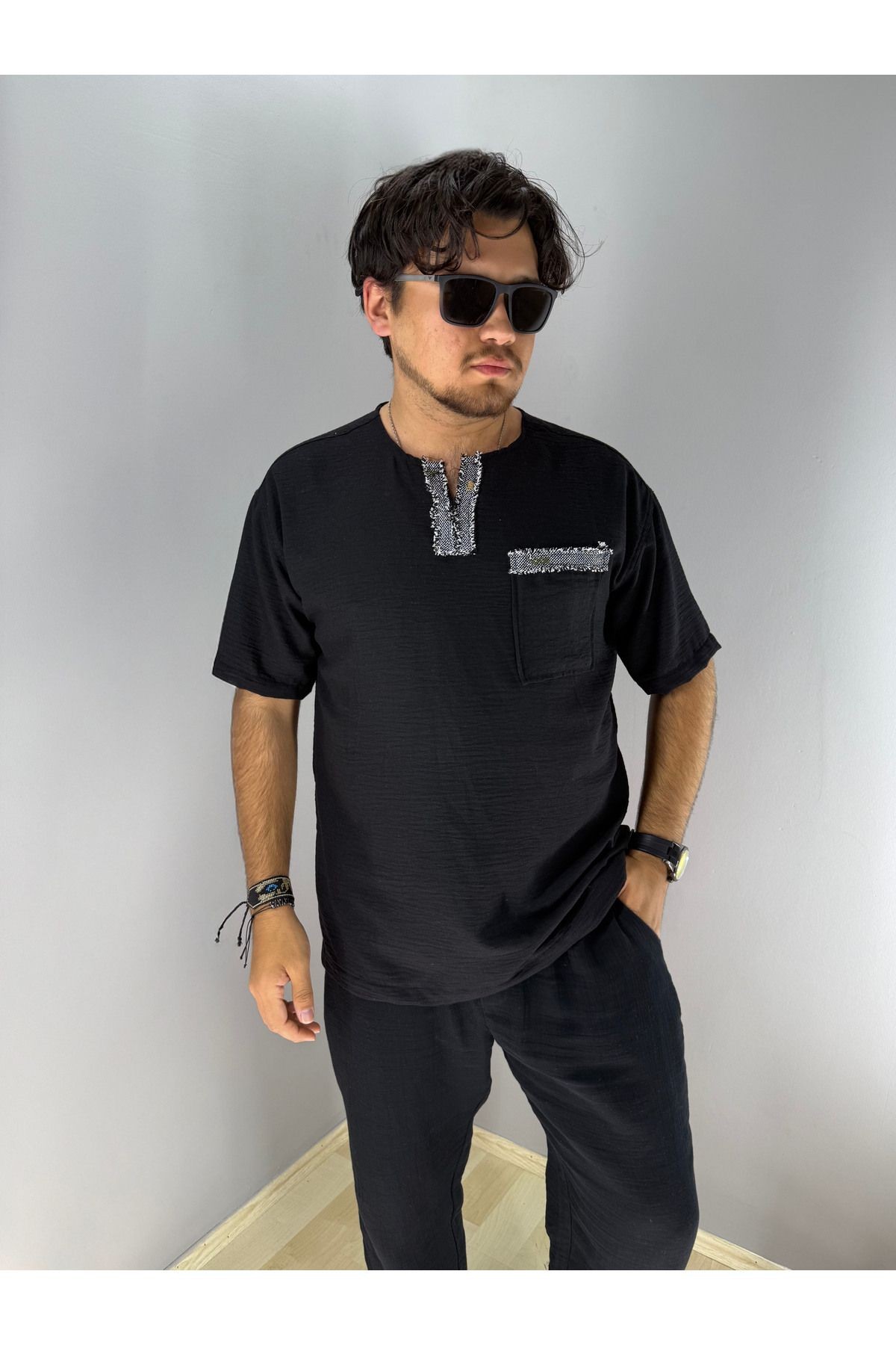 El İşi Yaka ve Cep Pis Dikiş Oversize T-Shirt (Siyah)
